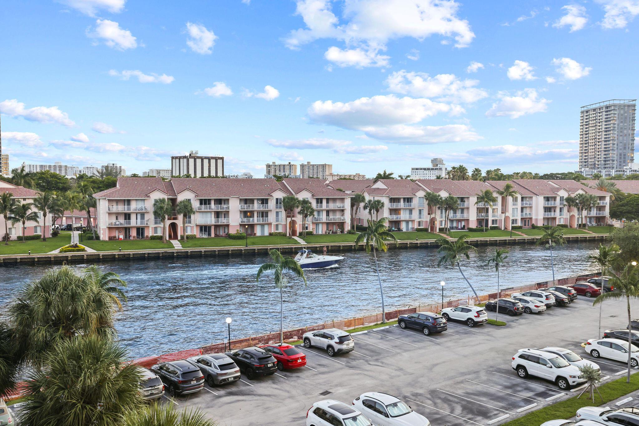 200 Leslie Drive 516