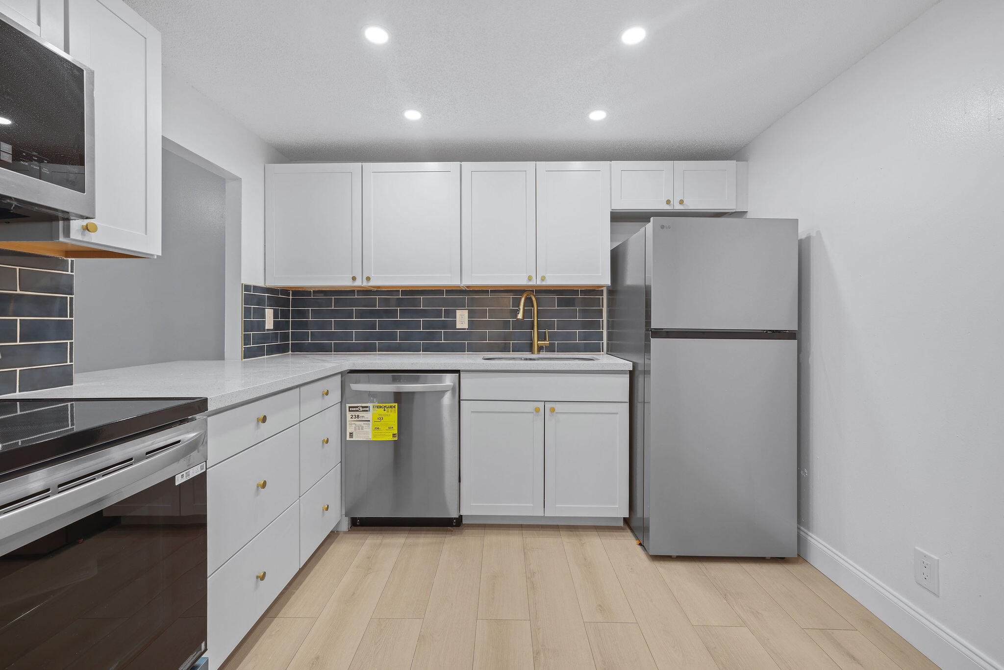 200 Leslie Drive 516