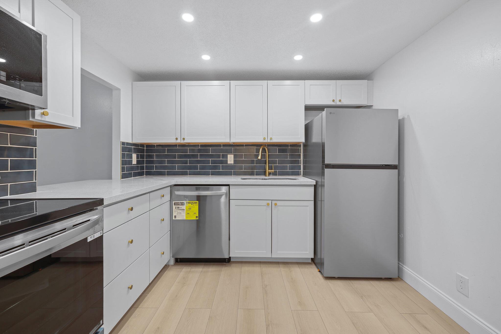 200 Leslie Drive 516