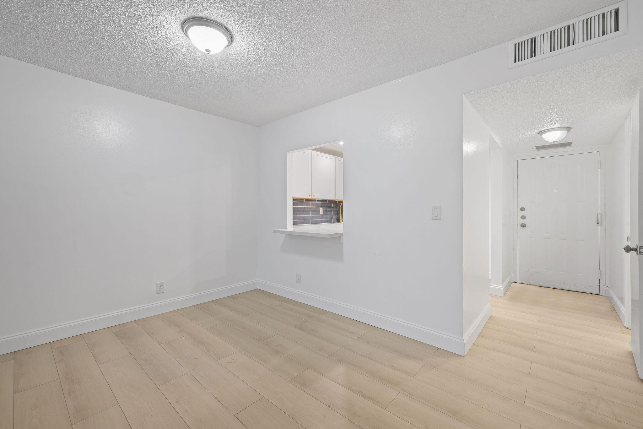 200 Leslie Drive 516