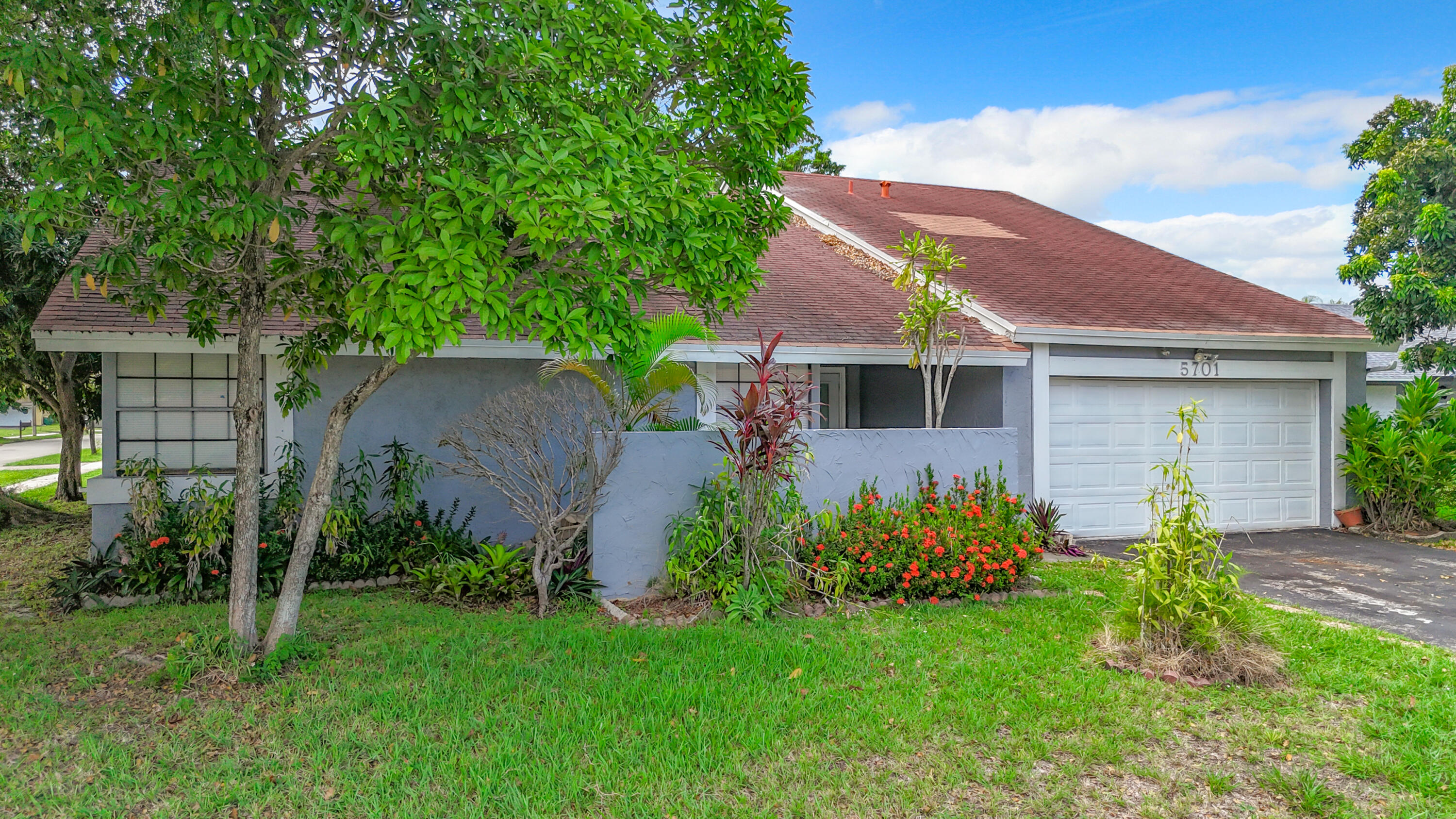 5701 NW 54 Way