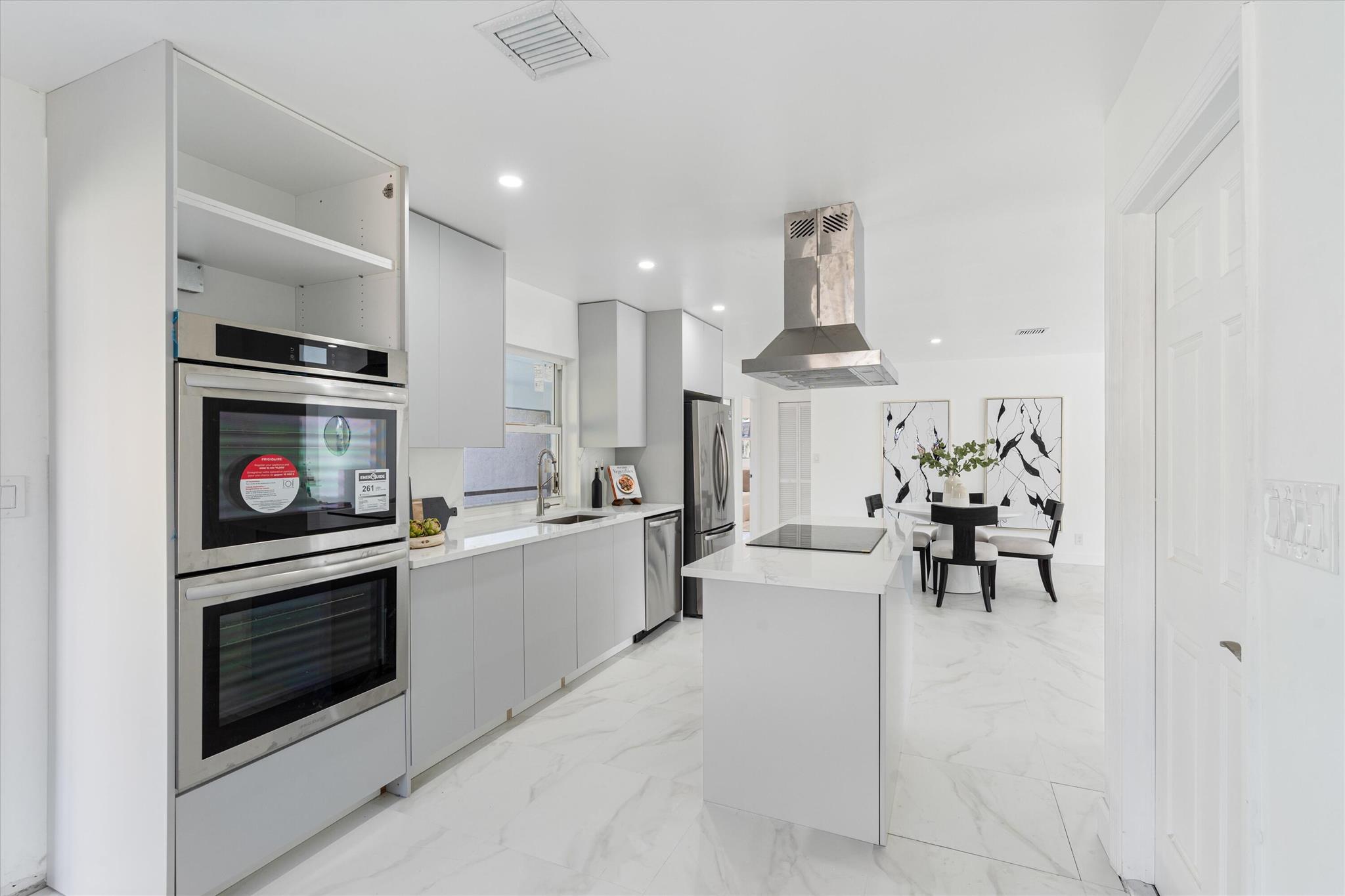 635 Kingbird Circle