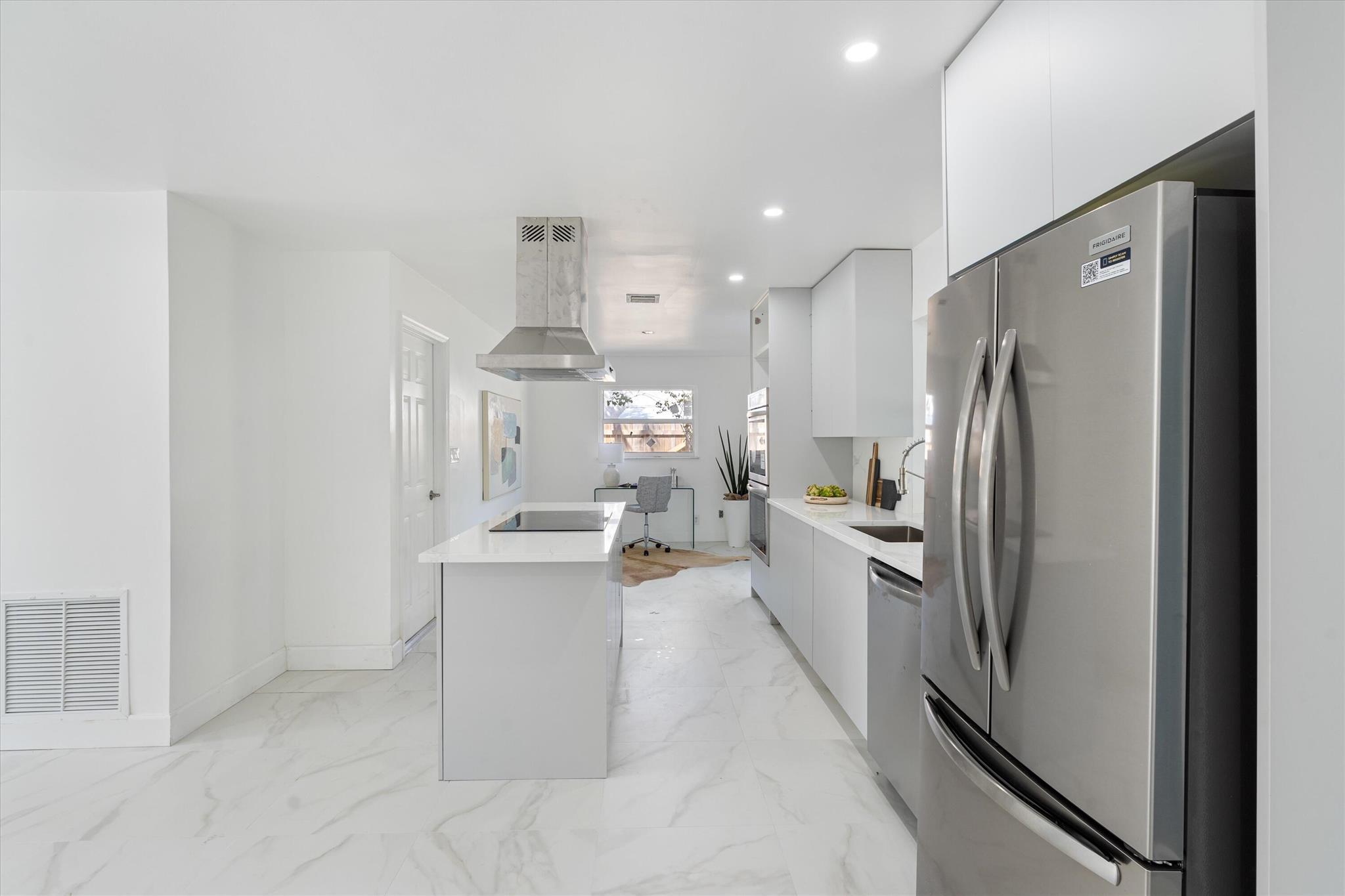 635 Kingbird Circle