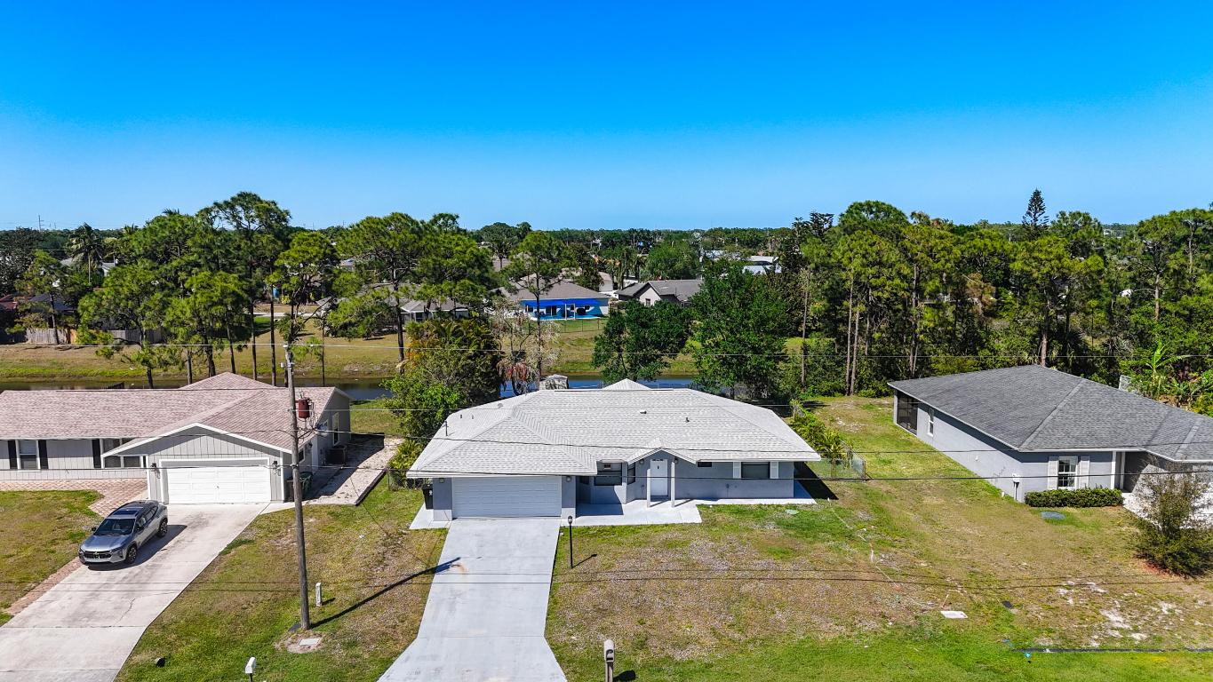 785 NW Archer Avenue