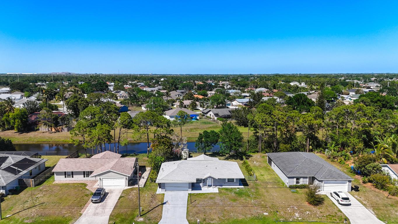 785 NW Archer Avenue