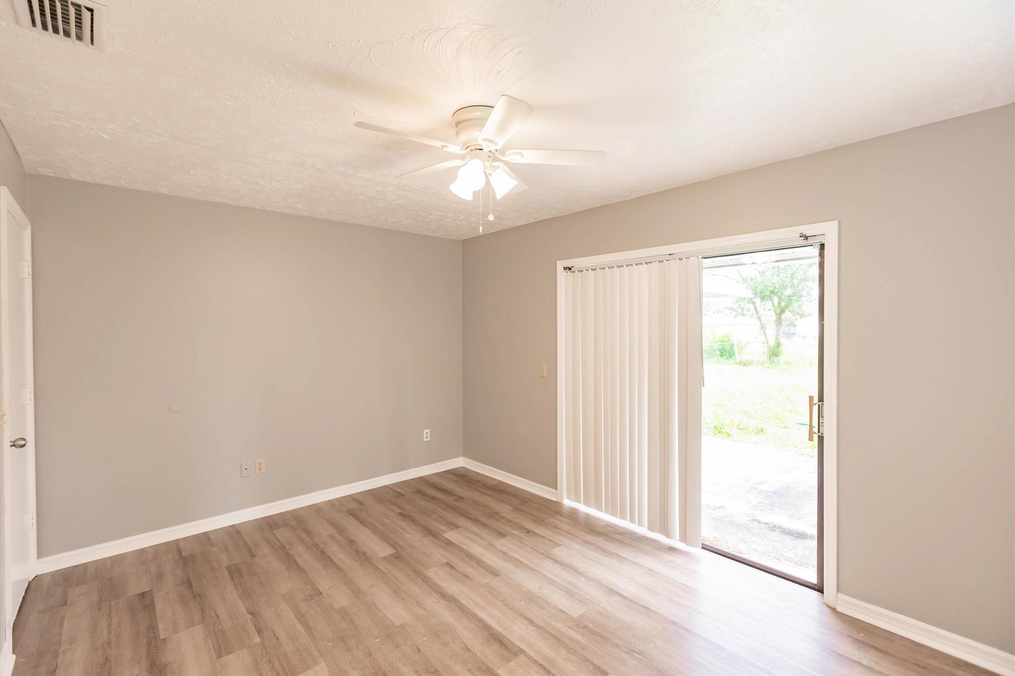 785 NW Archer Avenue