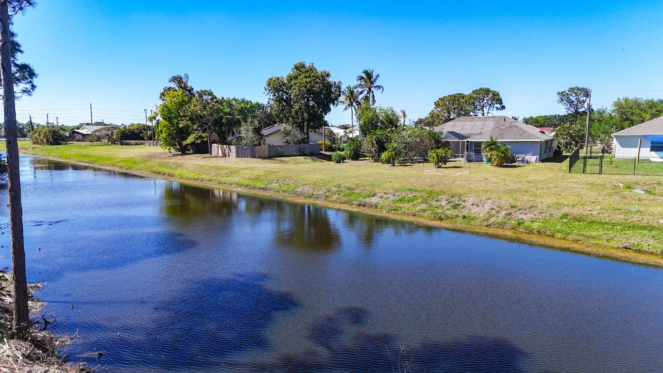 785 NW Archer Avenue