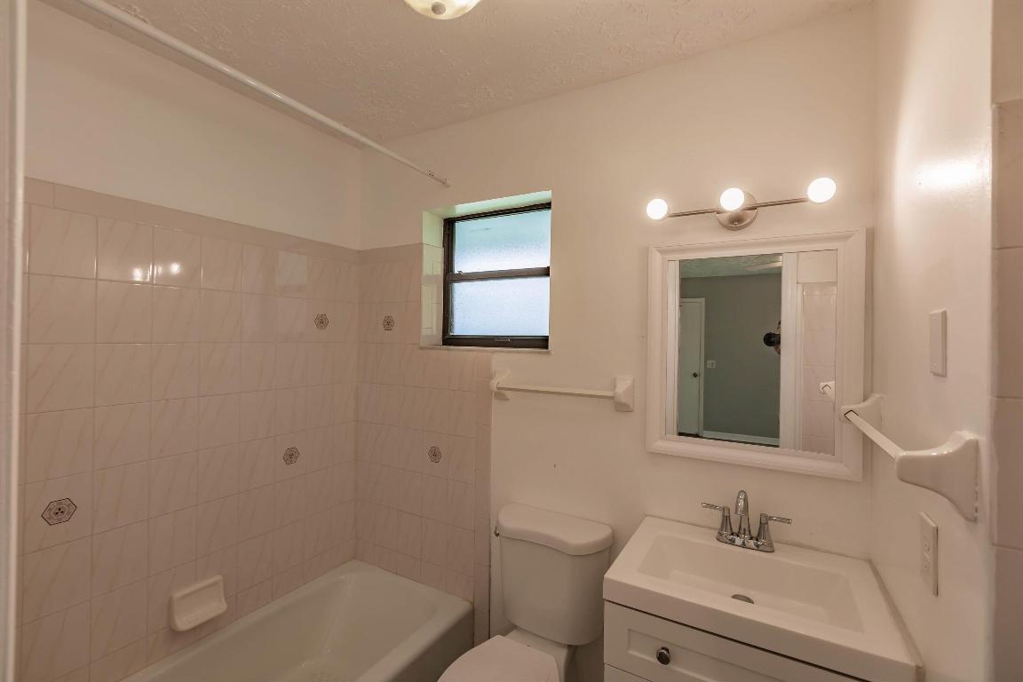 785 NW Archer Avenue