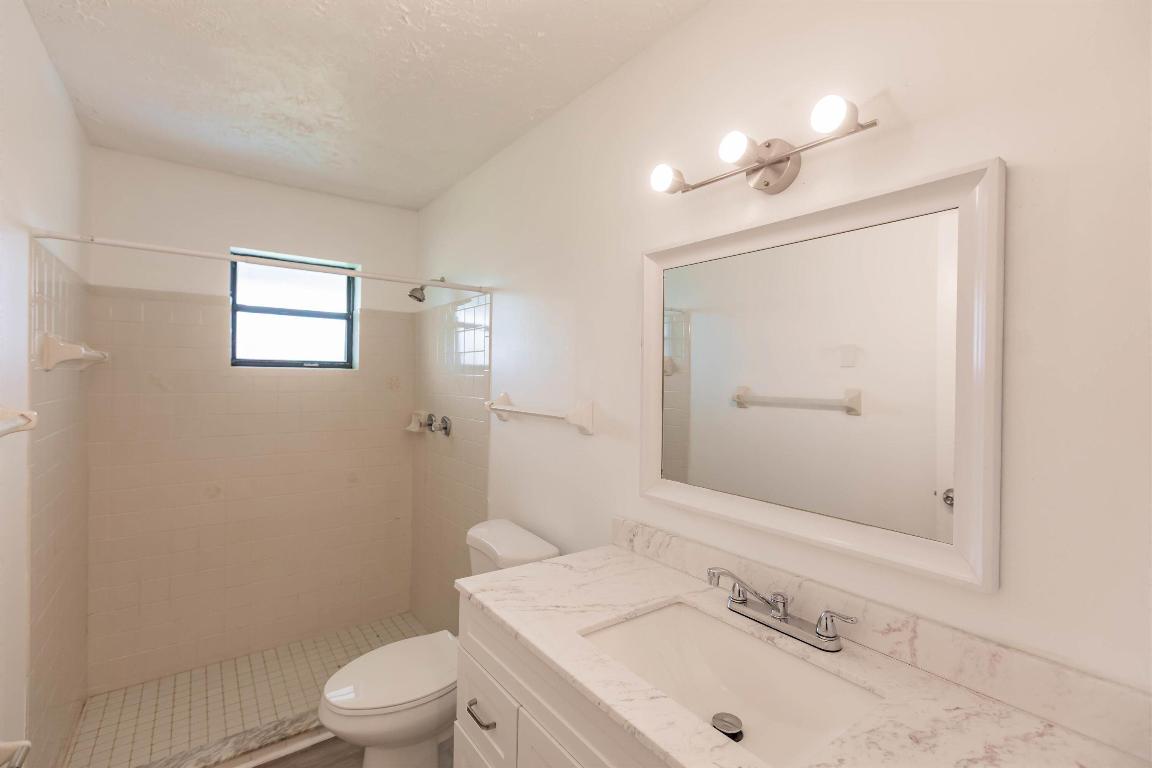 785 NW Archer Avenue