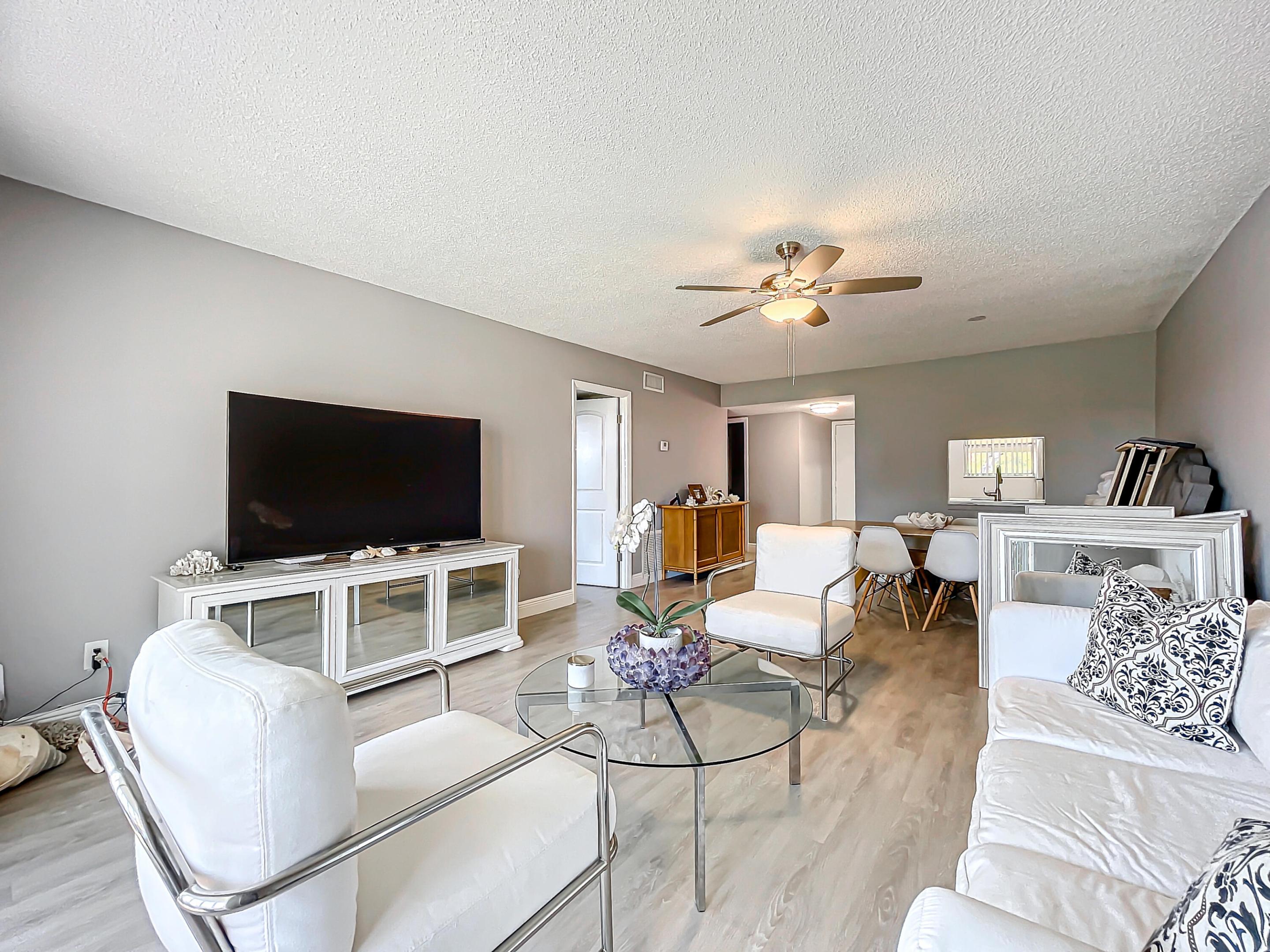 133 Lake Evelyn Drive