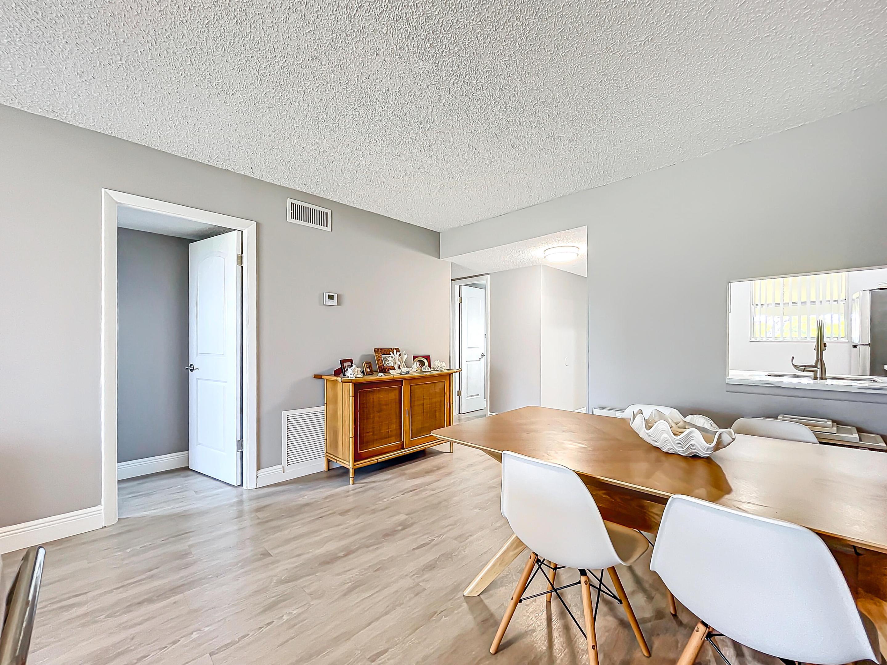 133 Lake Evelyn Drive