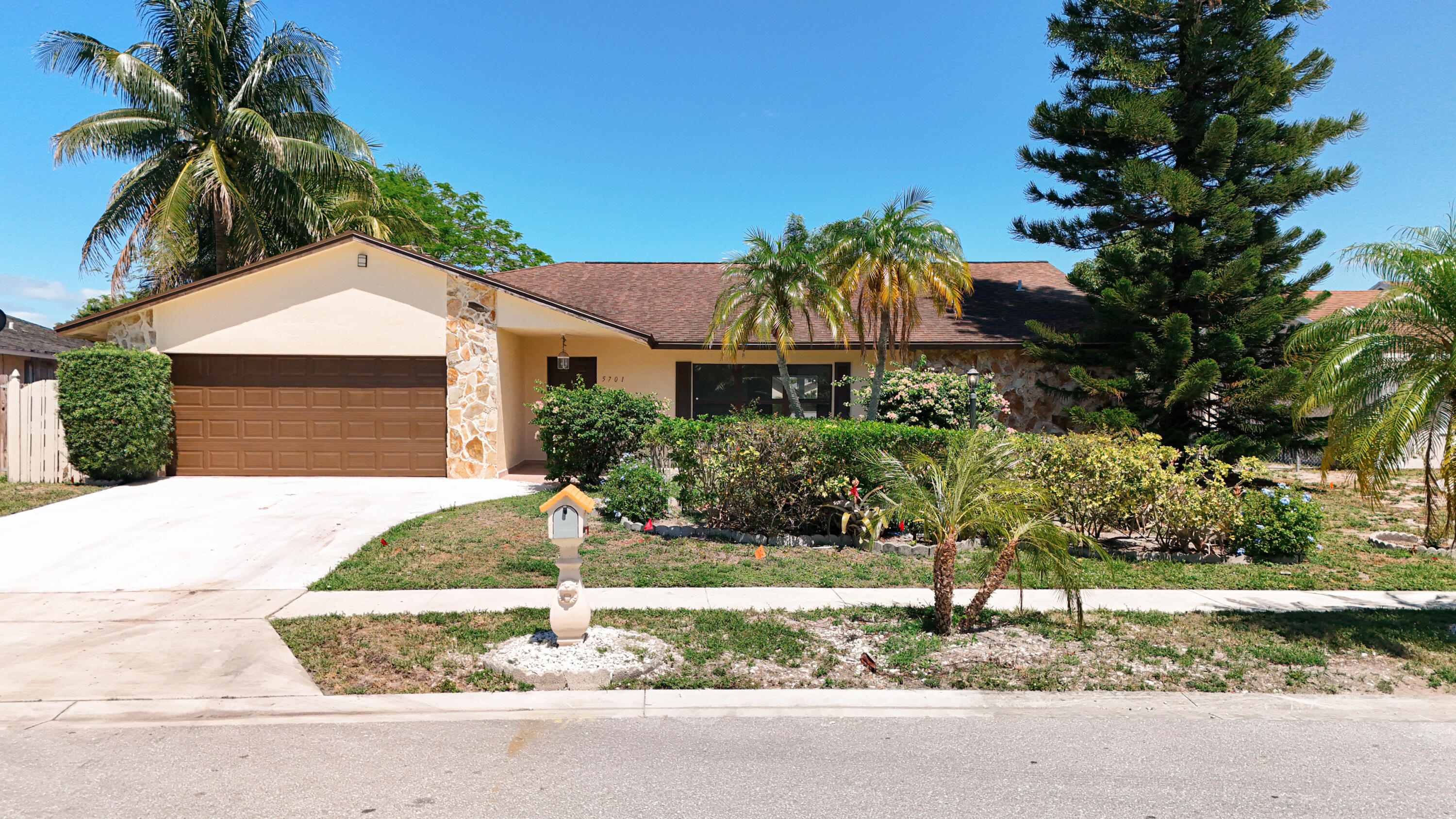 5701 Autumn Ridge Road