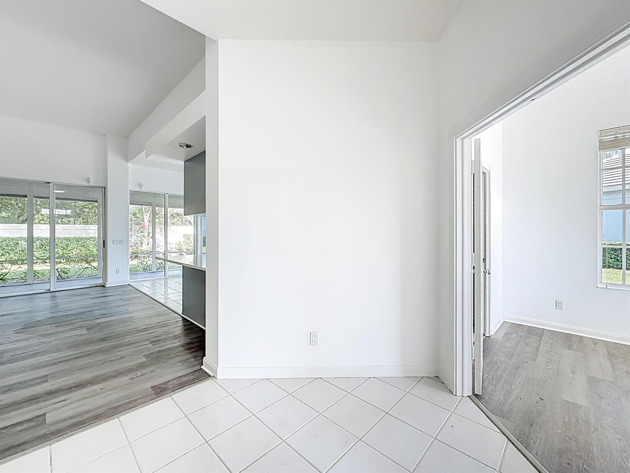 240 NW Bentley Circle