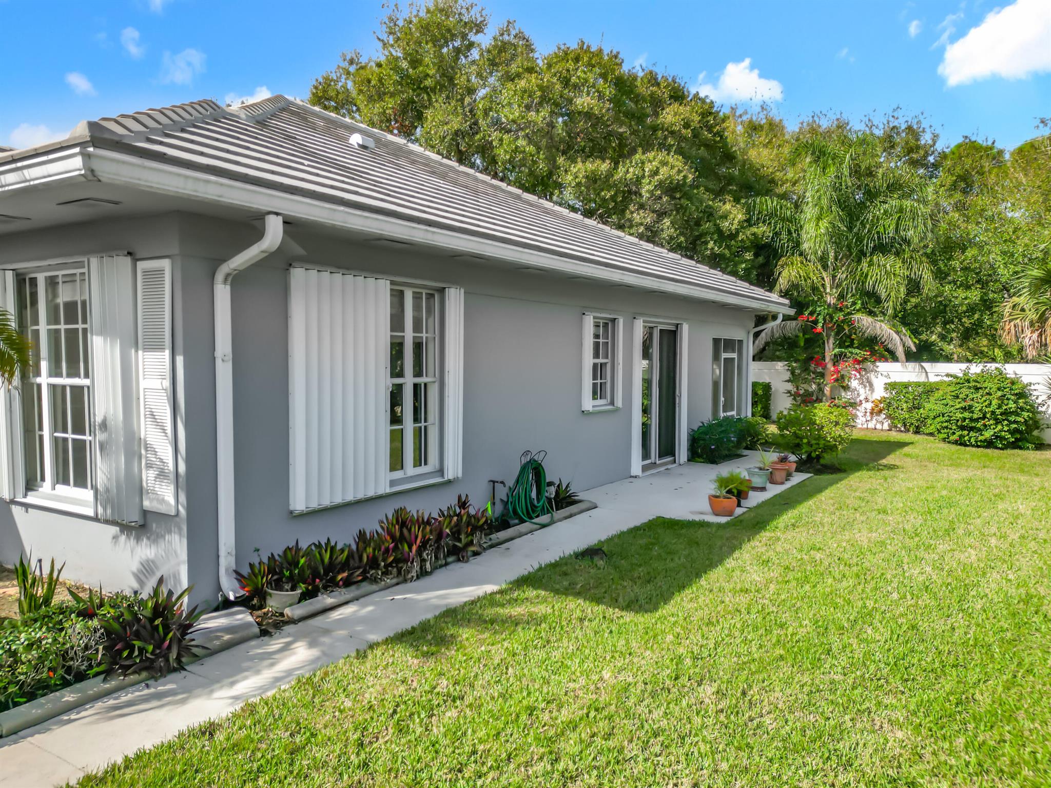 240 NW Bentley Circle