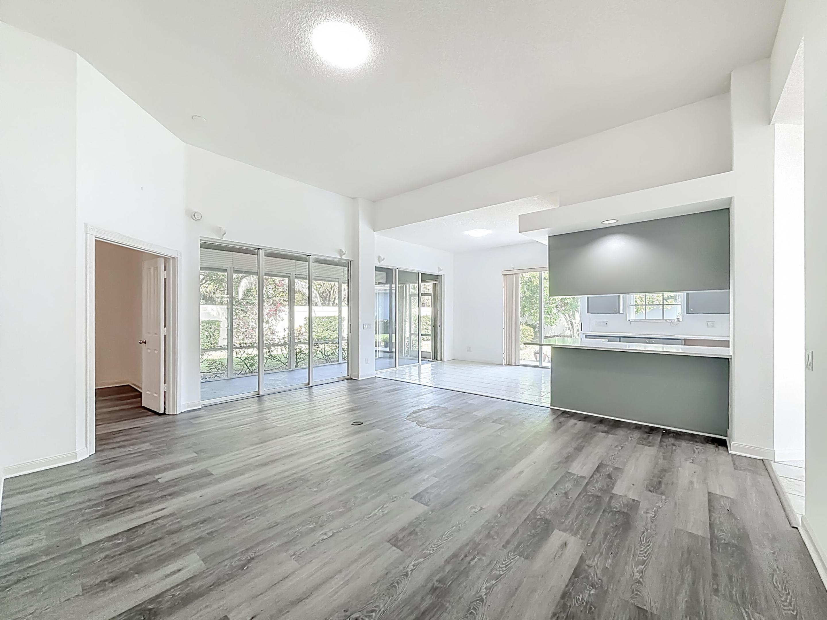 240 NW Bentley Circle