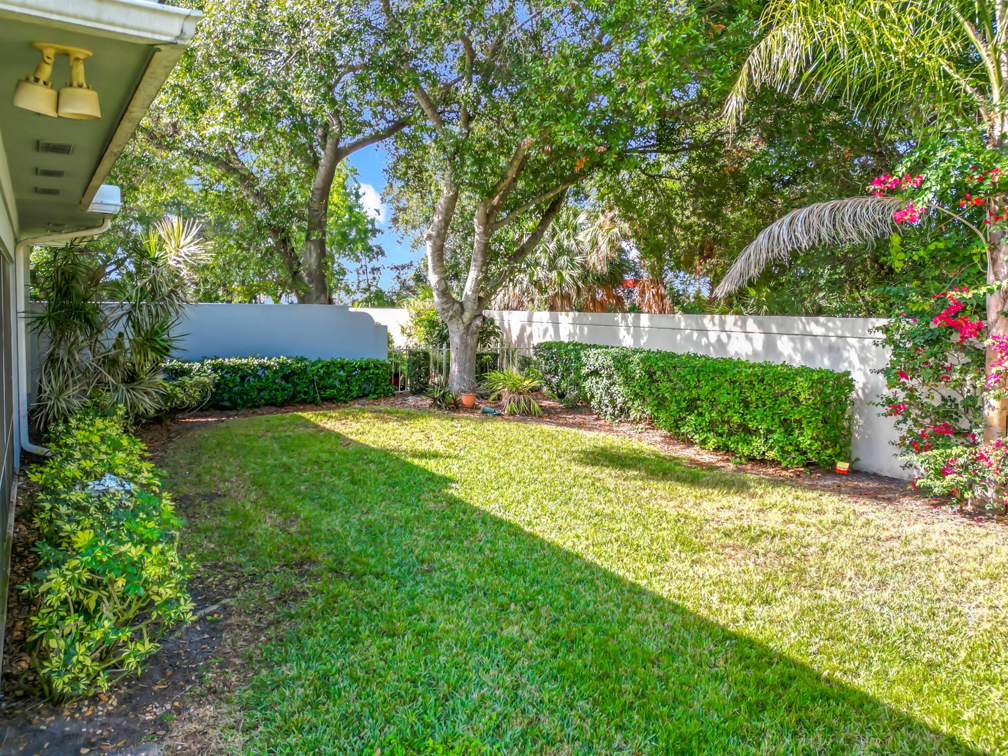 240 NW Bentley Circle