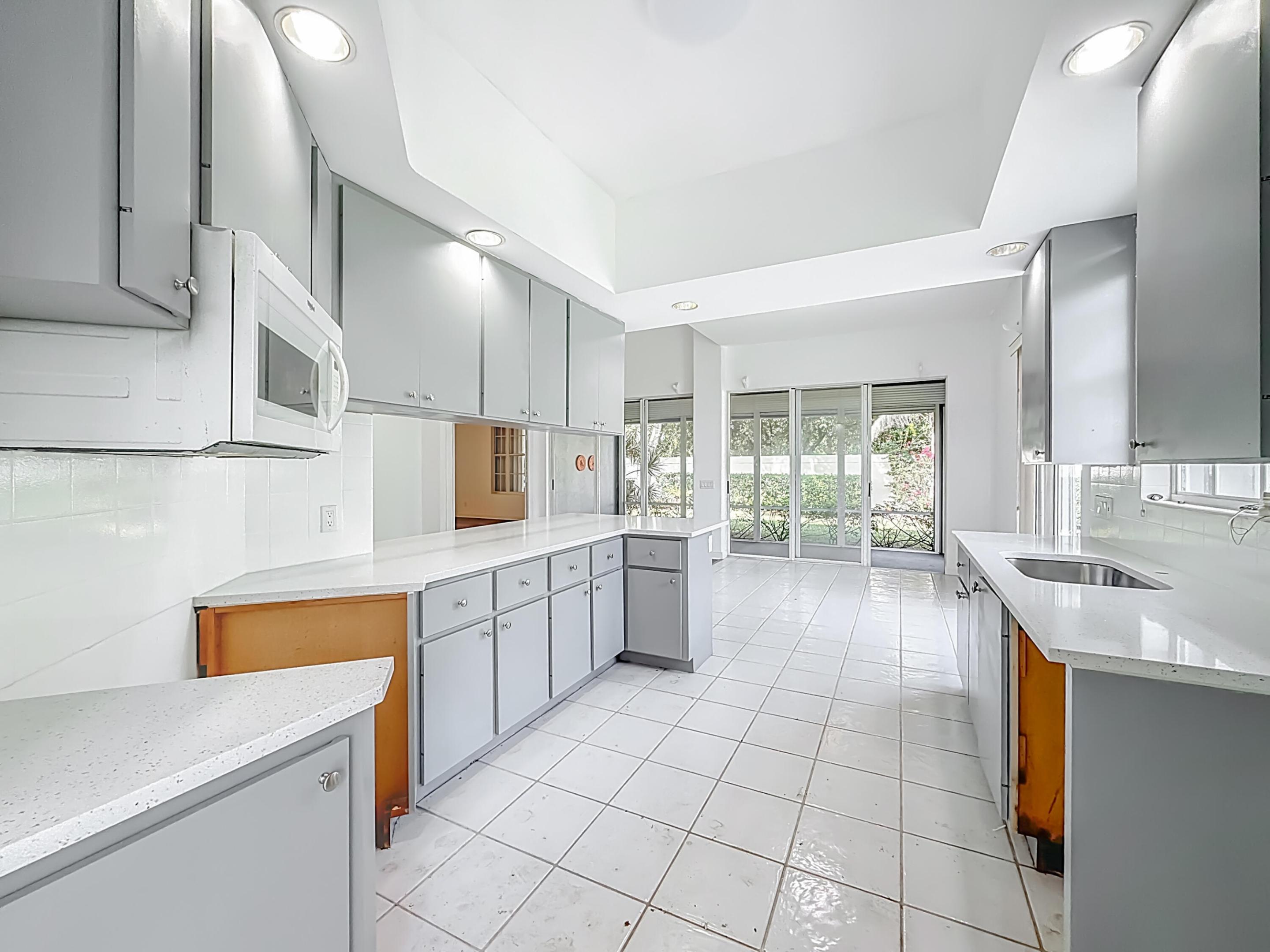 240 NW Bentley Circle