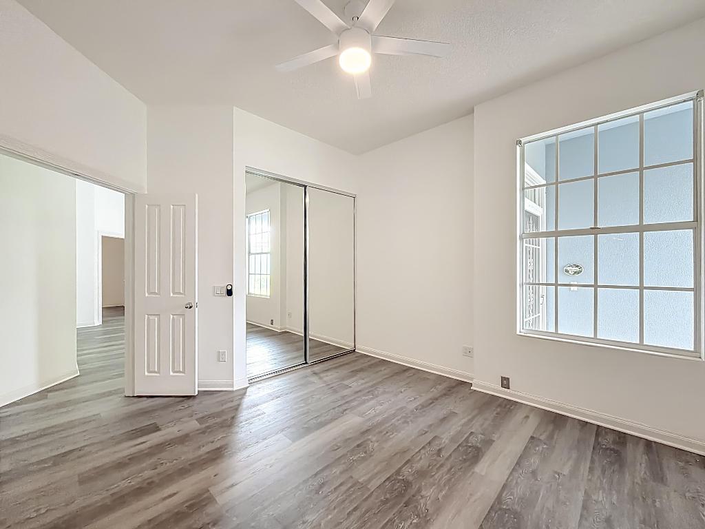 240 NW Bentley Circle