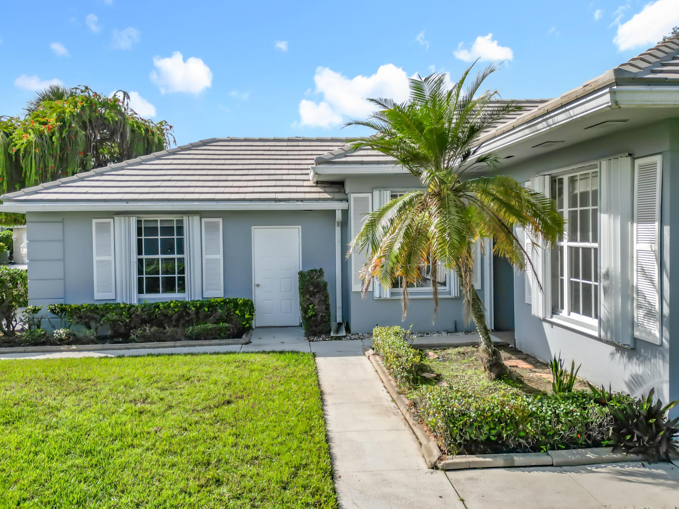 240 NW Bentley Circle