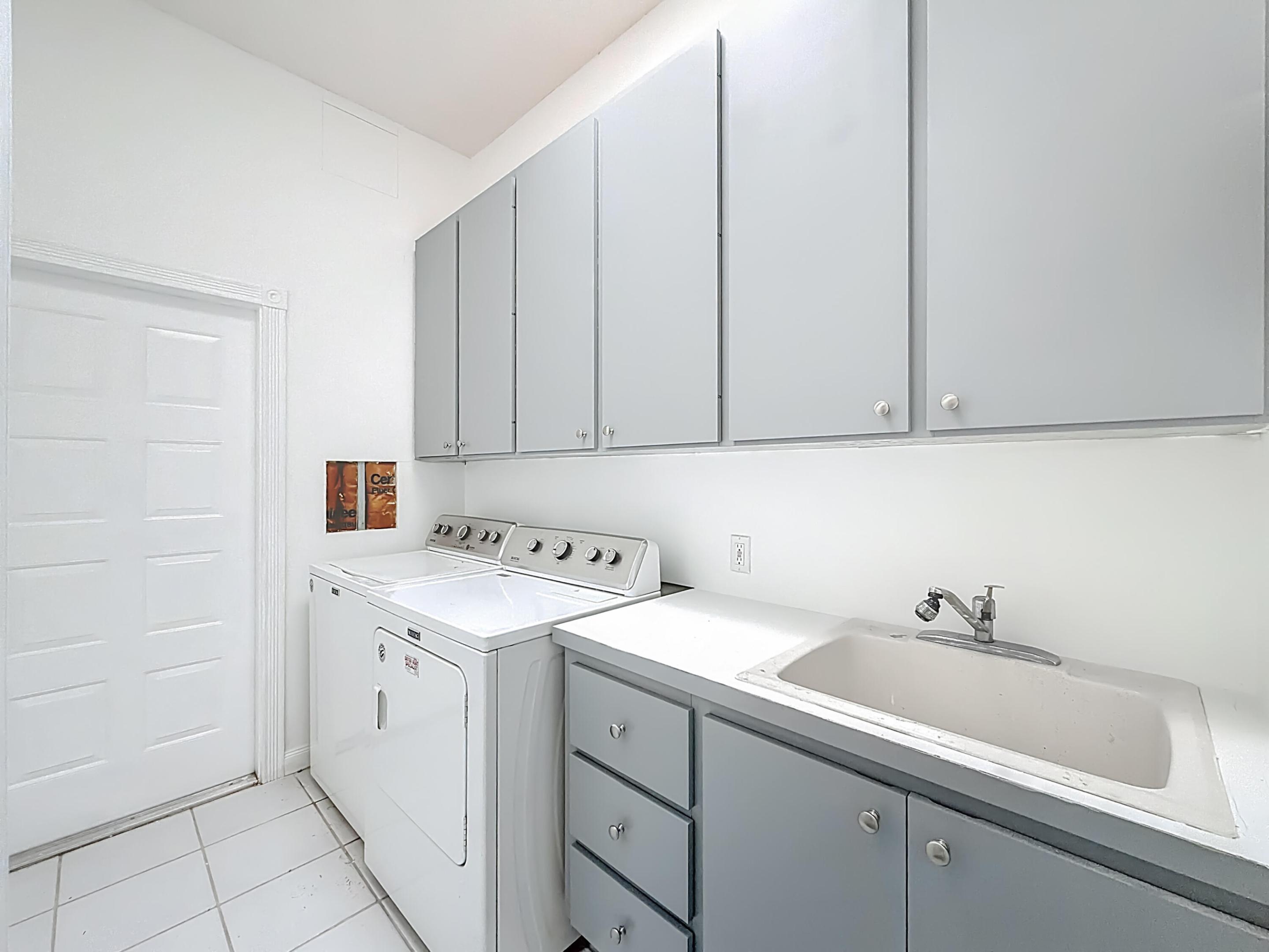 240 NW Bentley Circle