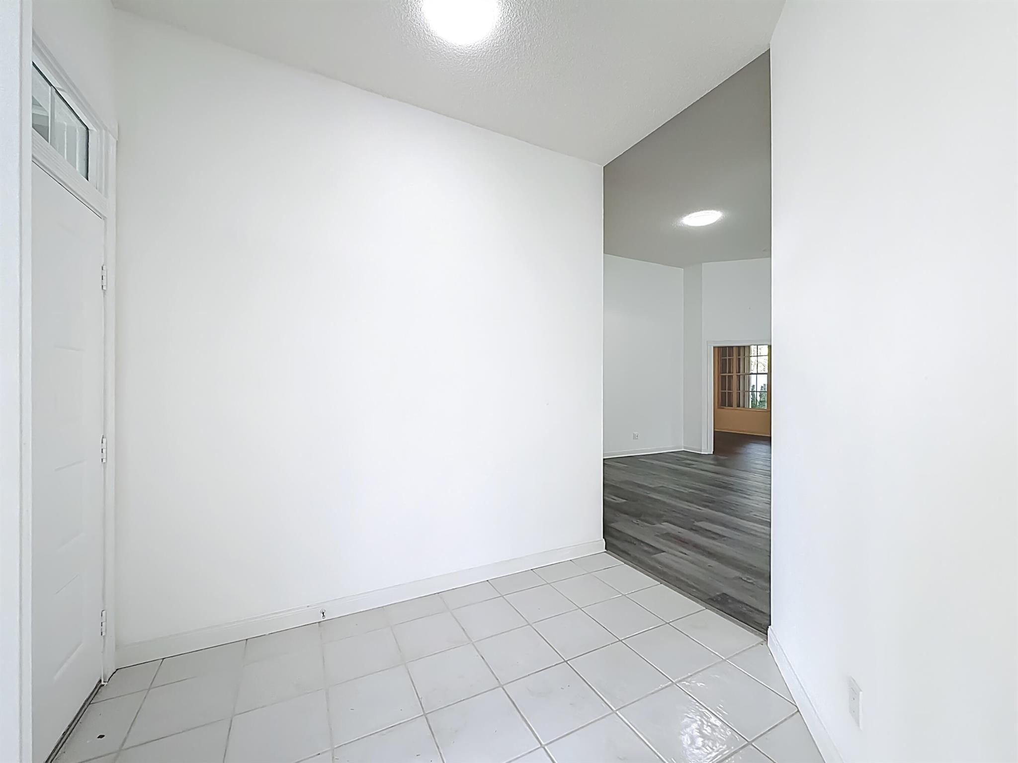 240 NW Bentley Circle