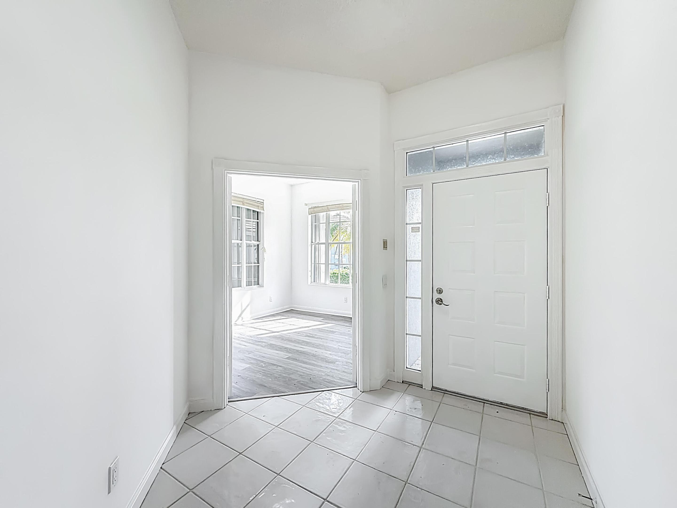 240 NW Bentley Circle