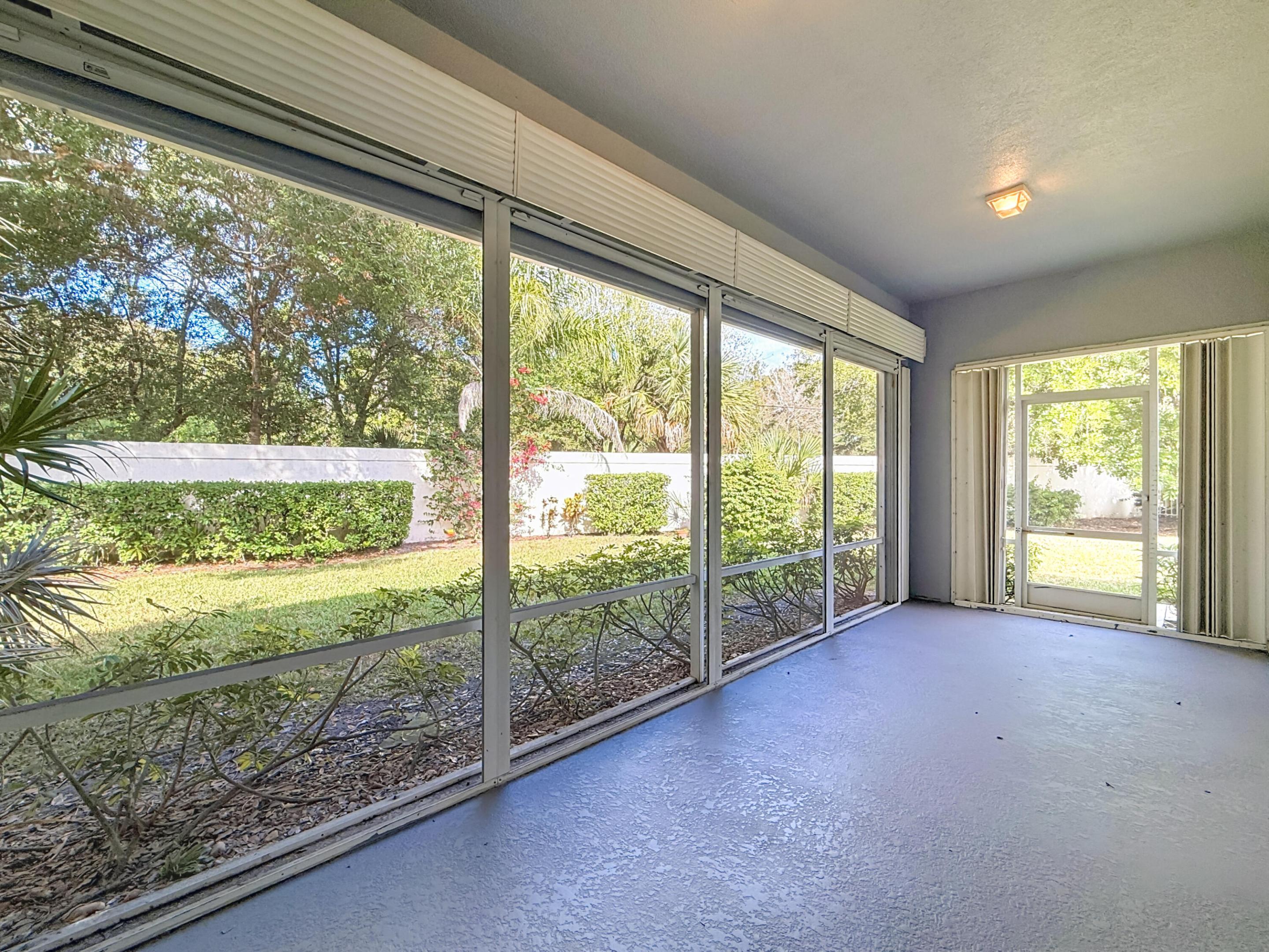 240 NW Bentley Circle