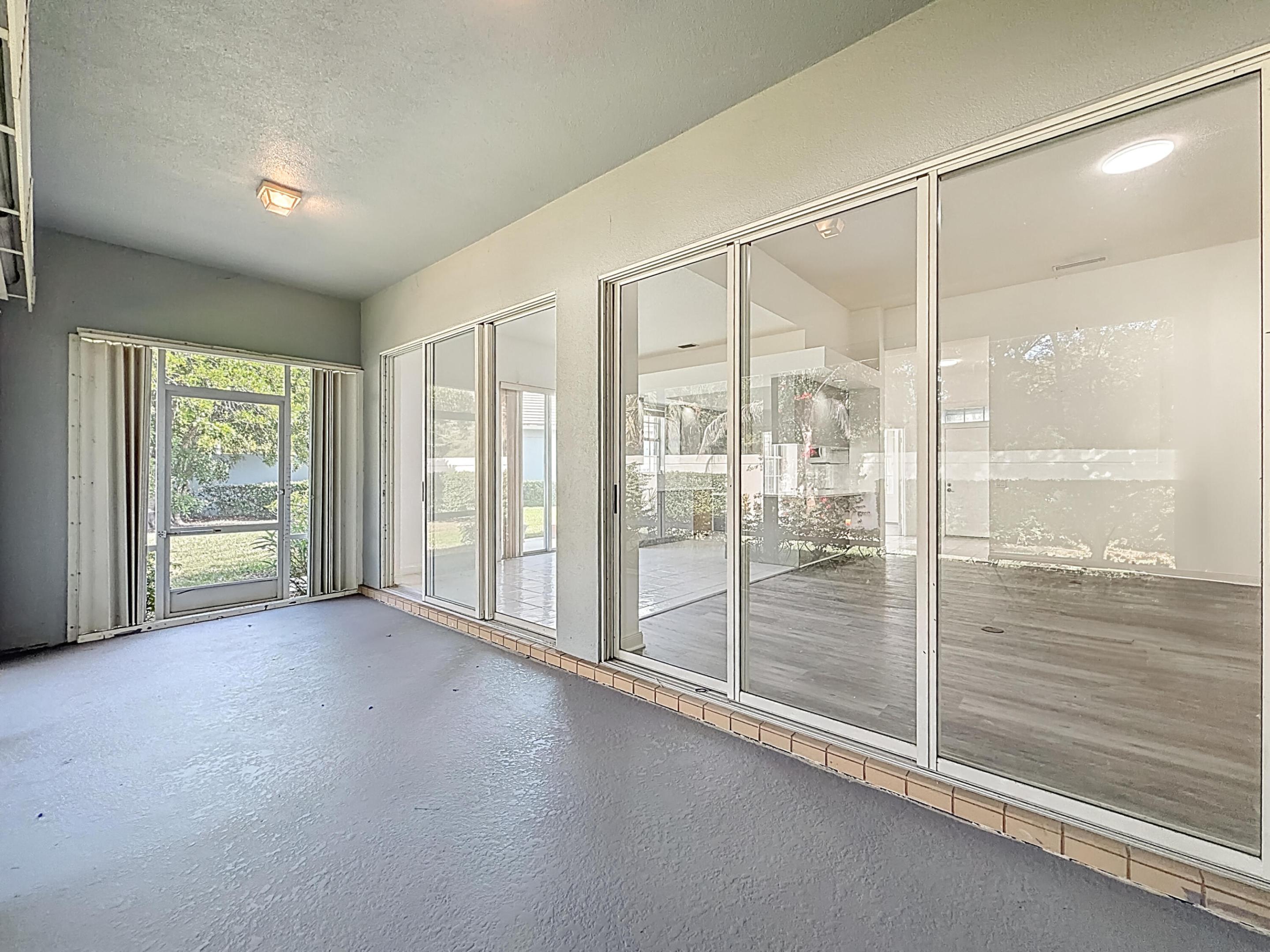 240 NW Bentley Circle