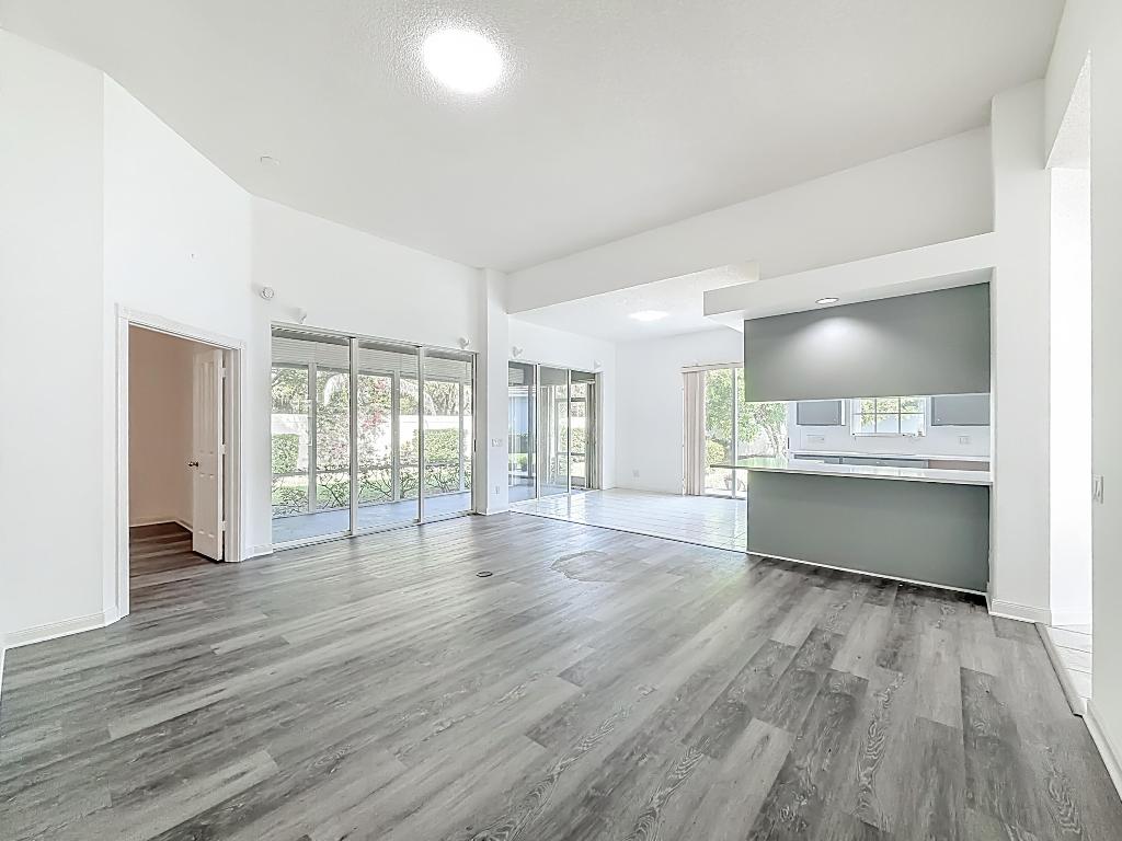 240 NW Bentley Circle