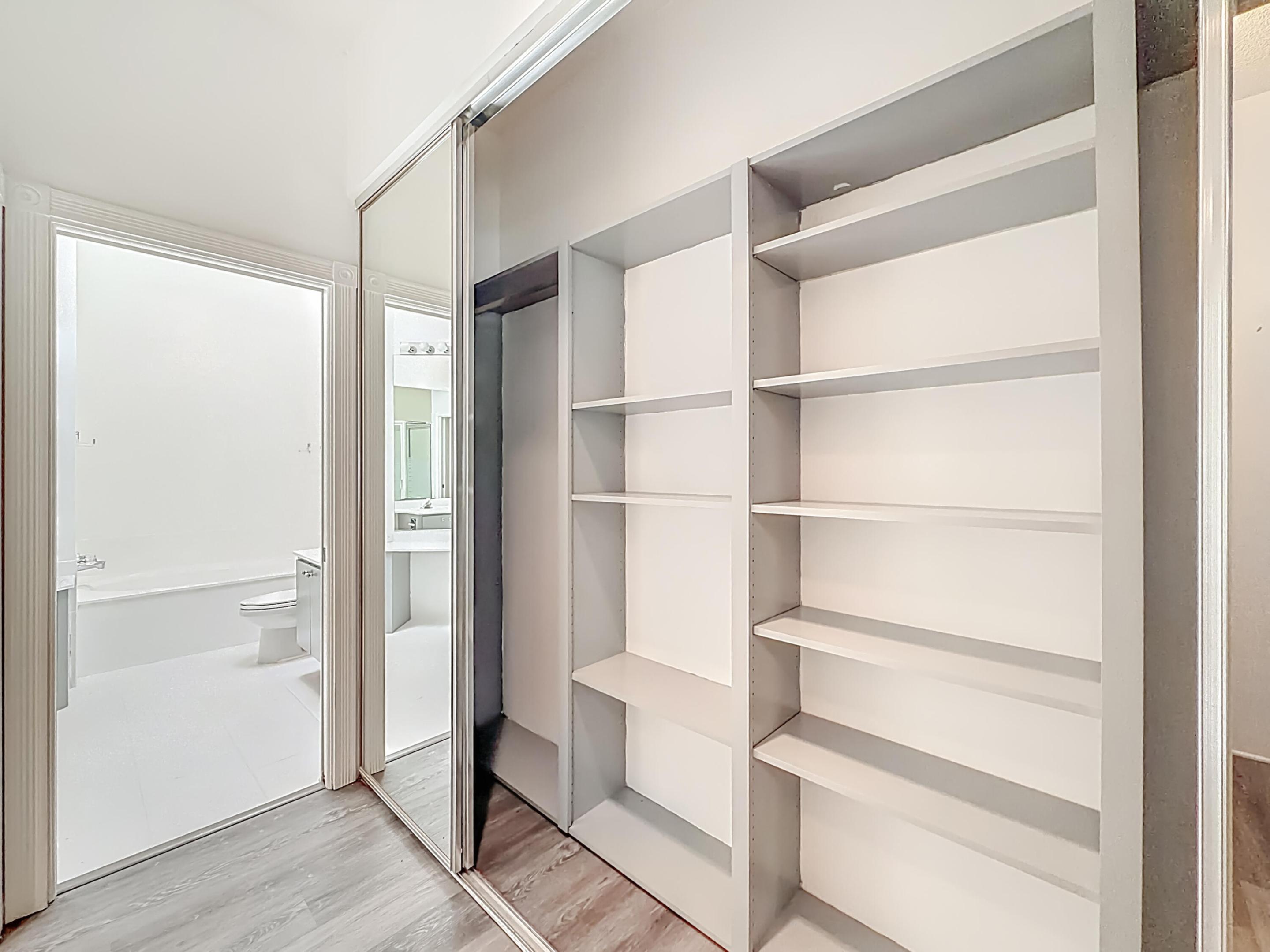 240 NW Bentley Circle