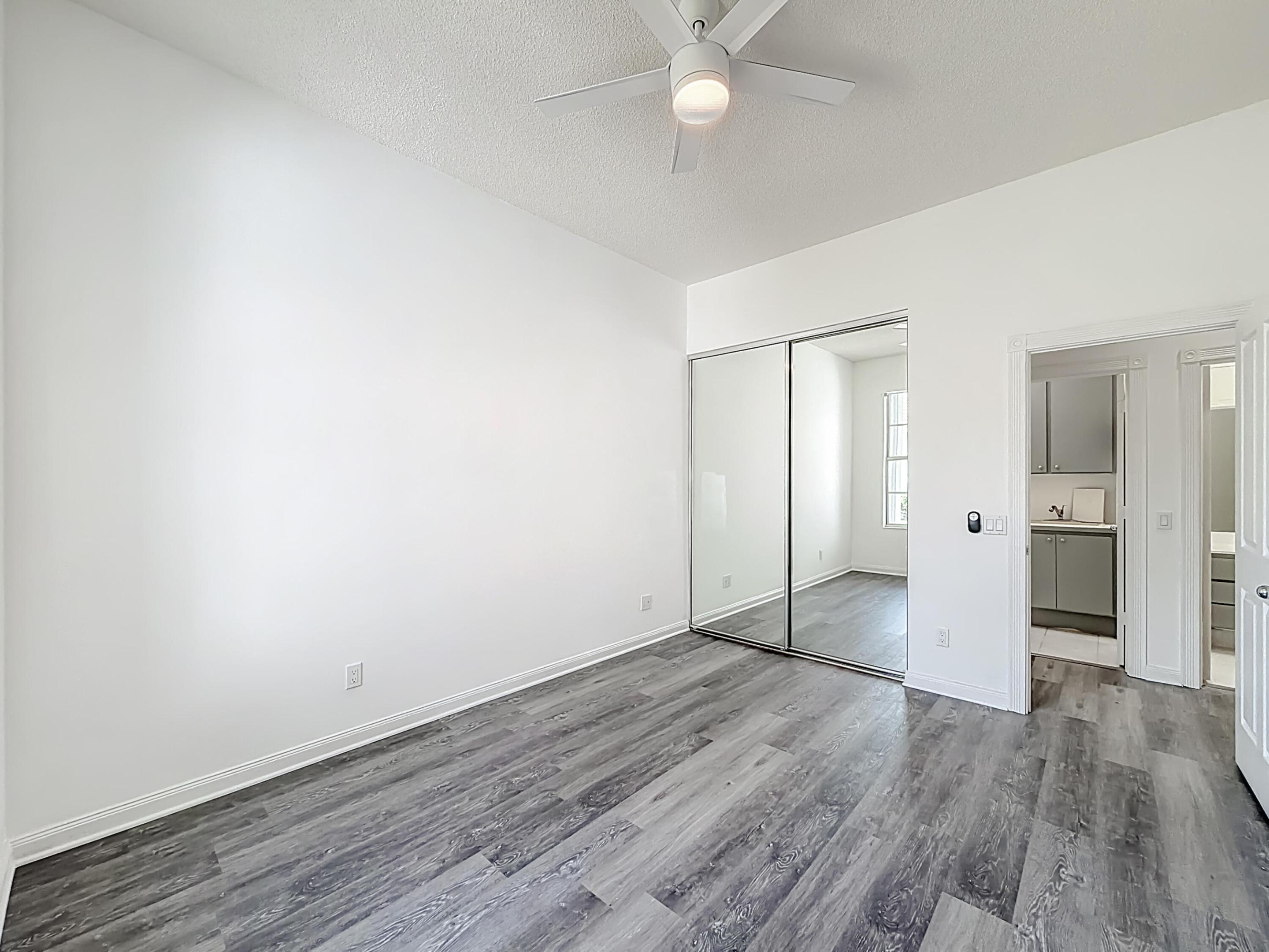 240 NW Bentley Circle