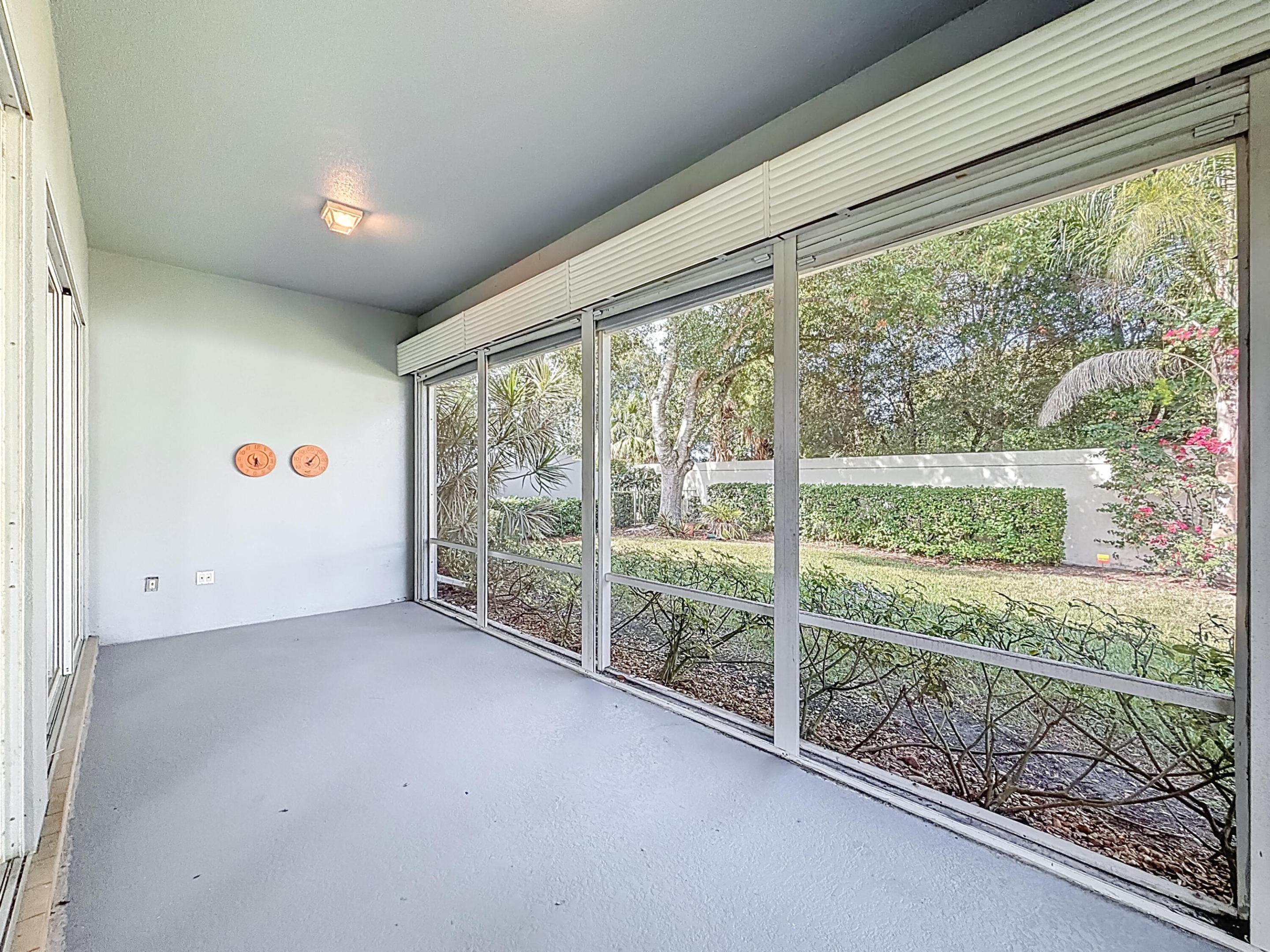 240 NW Bentley Circle