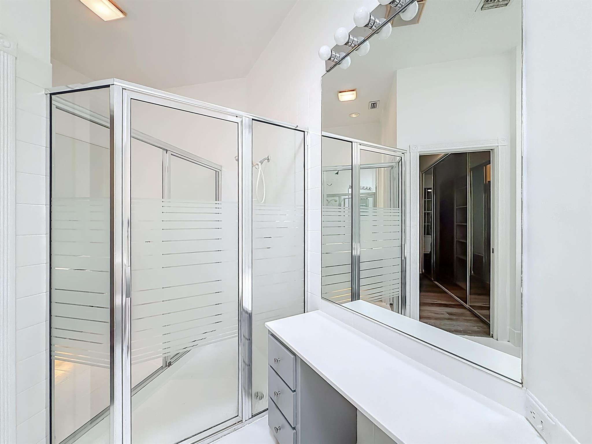 240 NW Bentley Circle