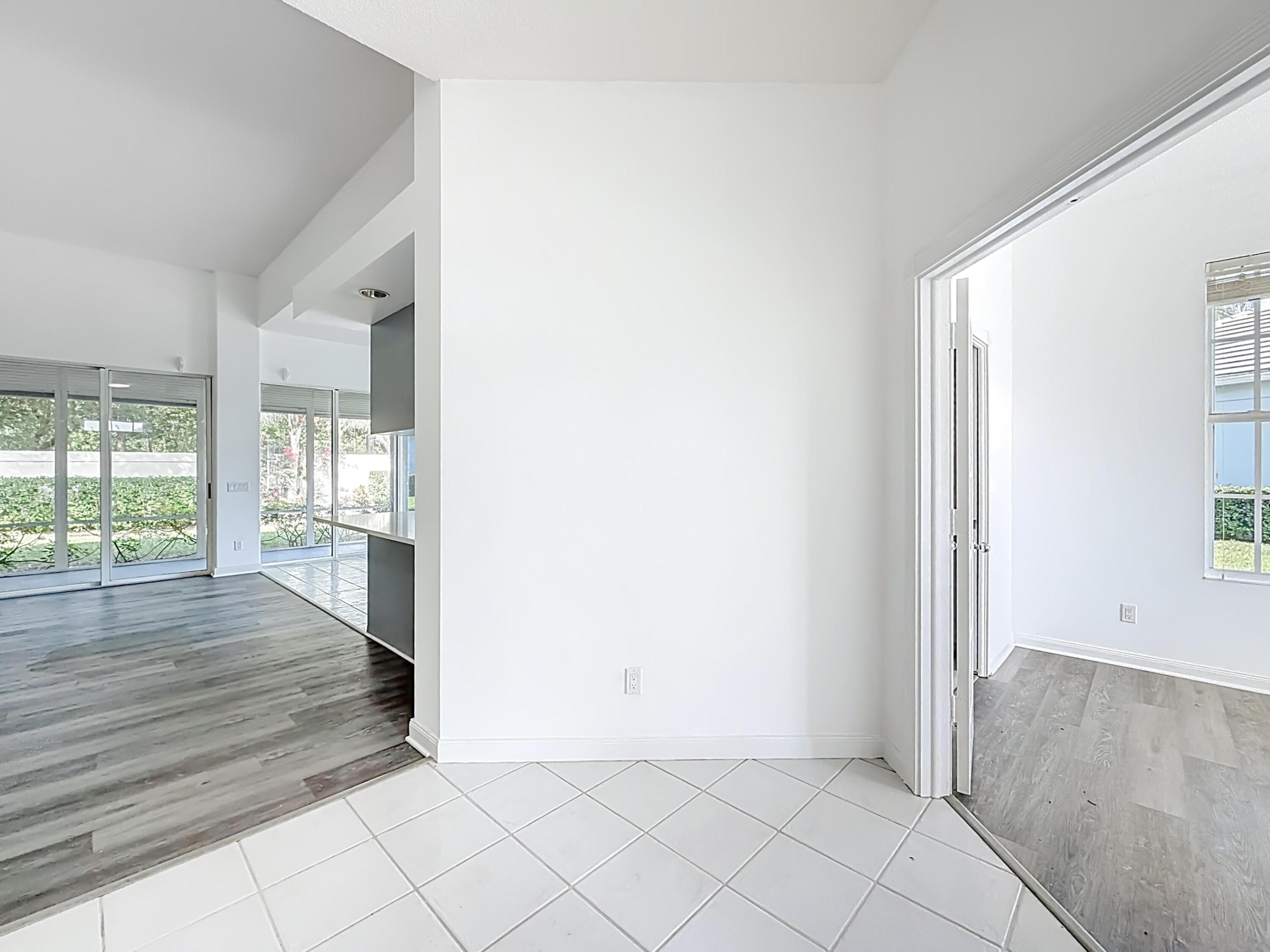 240 NW Bentley Circle