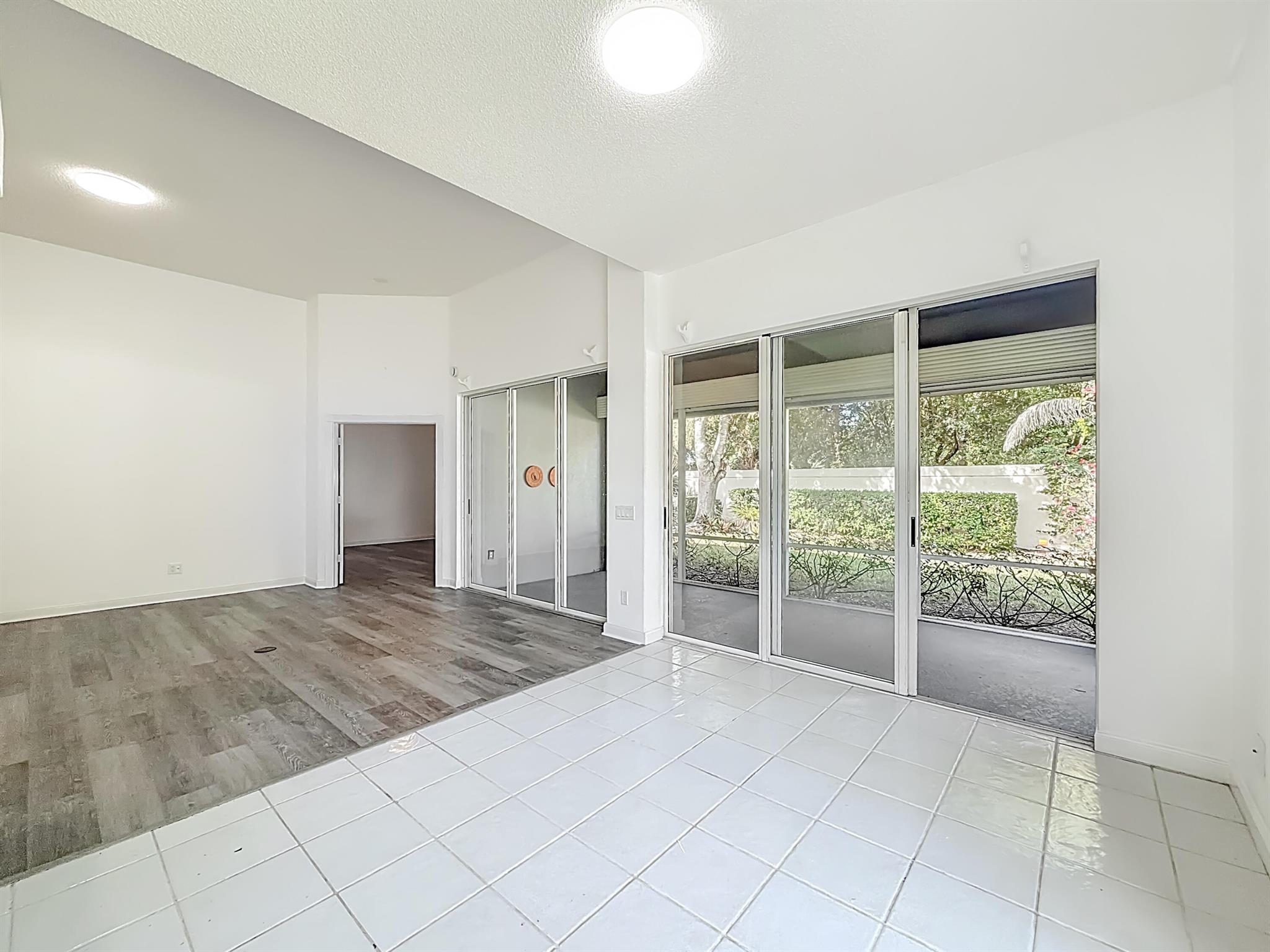 240 NW Bentley Circle