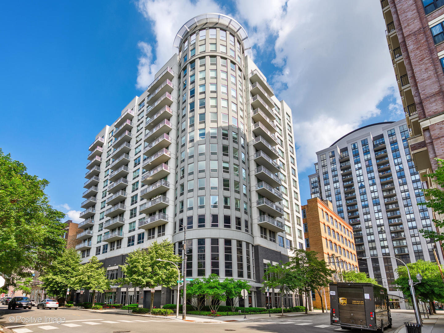 421 W Huron Street Unit: 1005