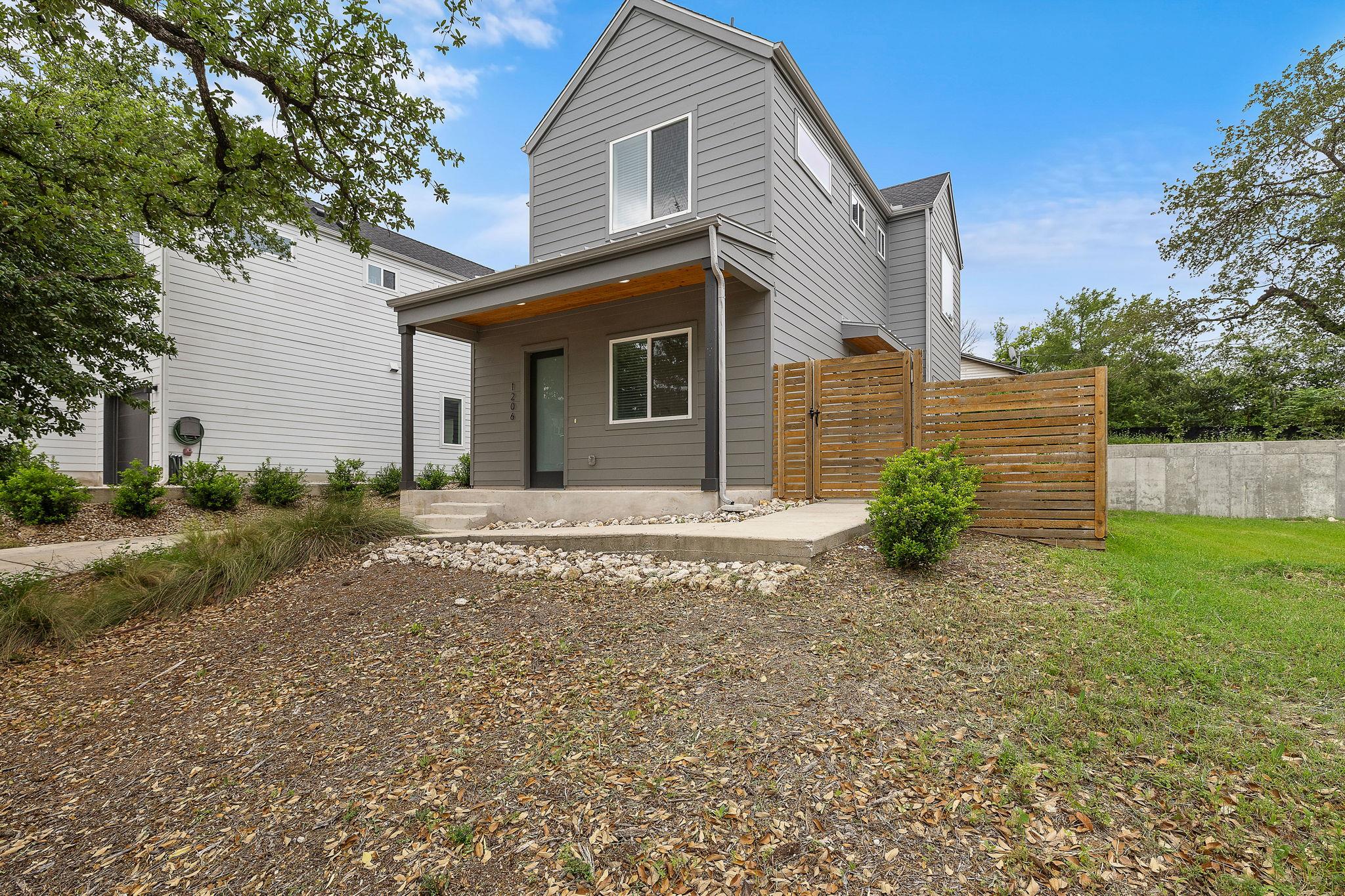 1206 Sarabeth WAY