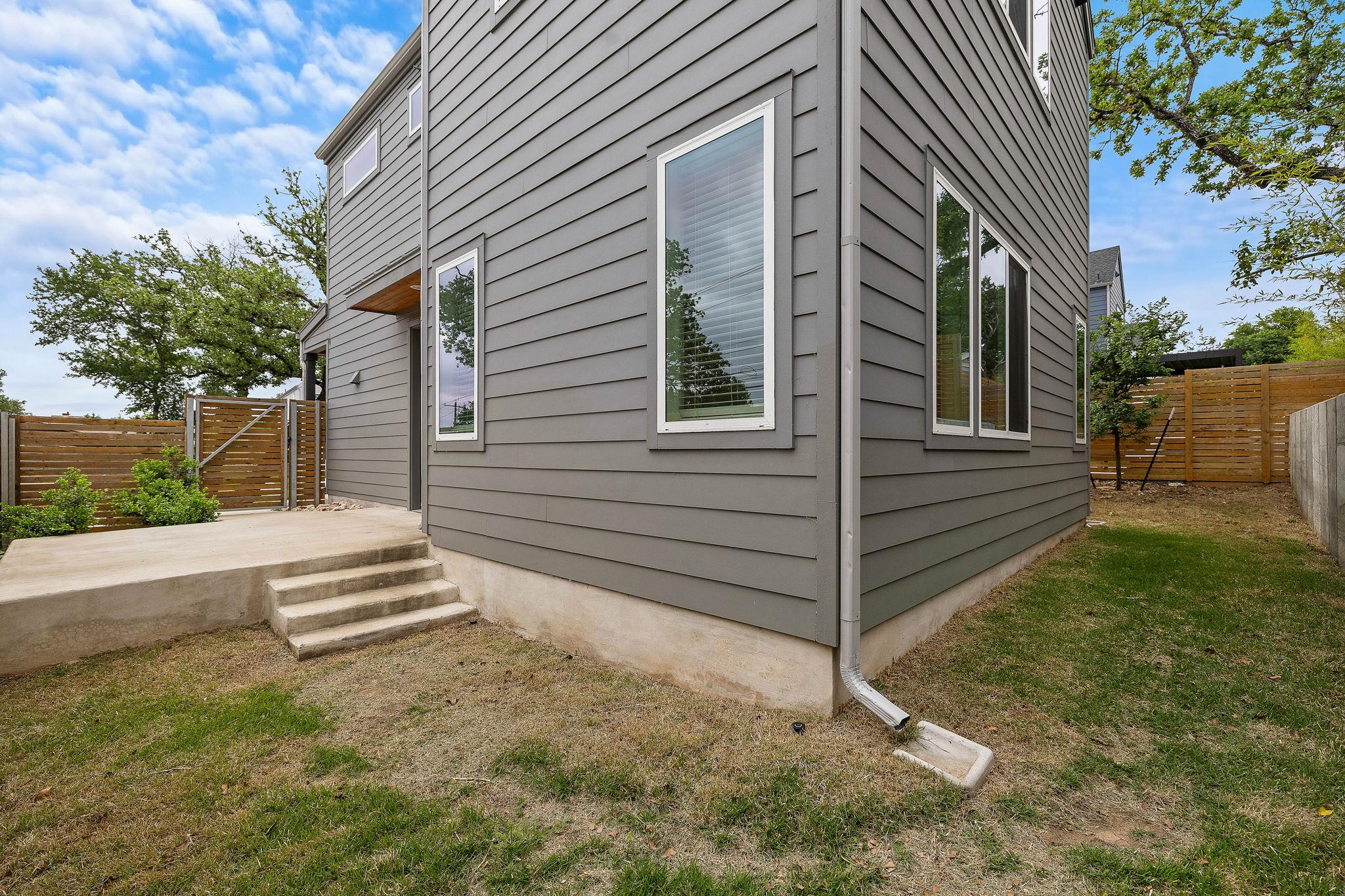 1206 Sarabeth WAY