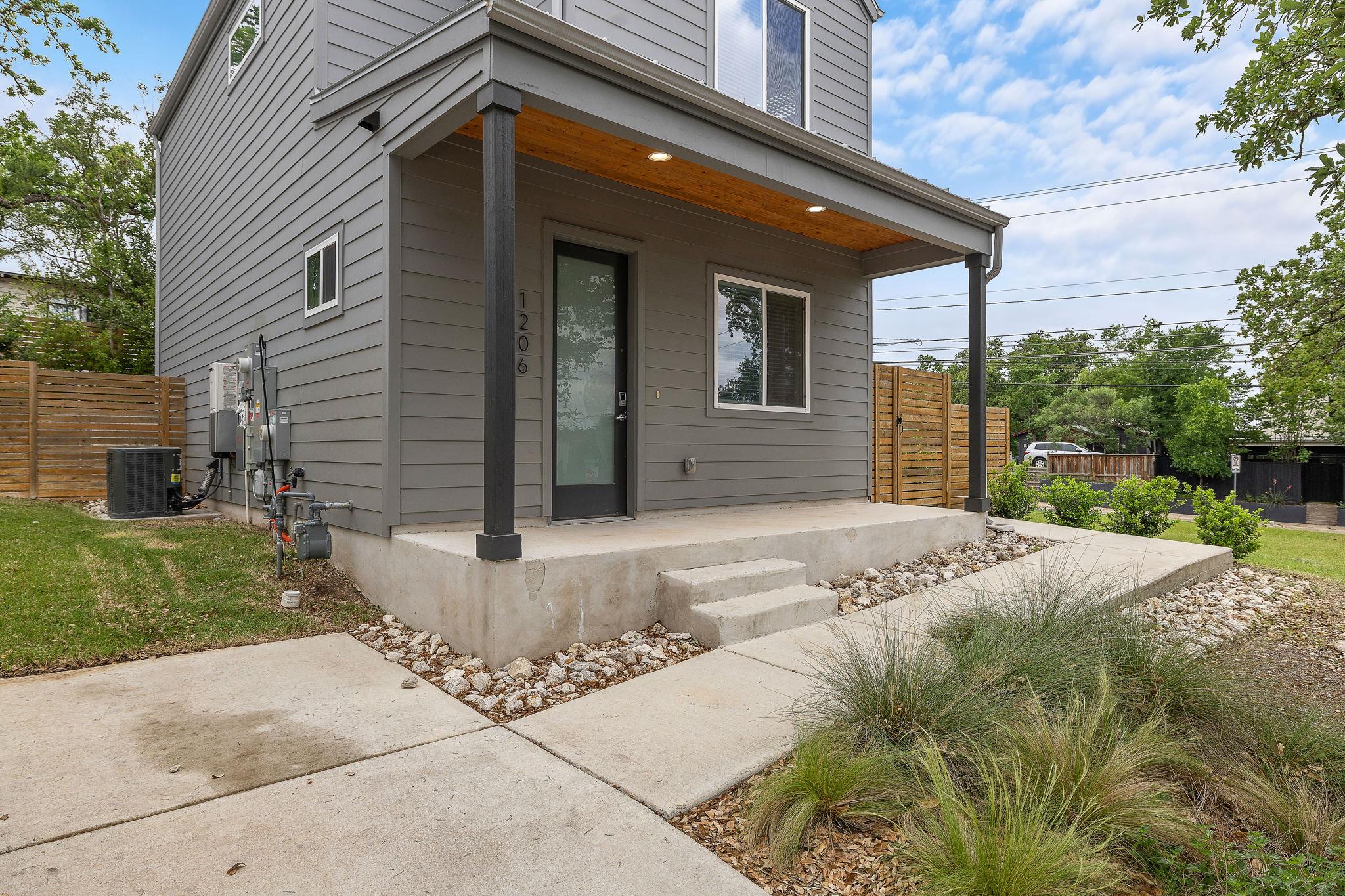 1206 Sarabeth WAY