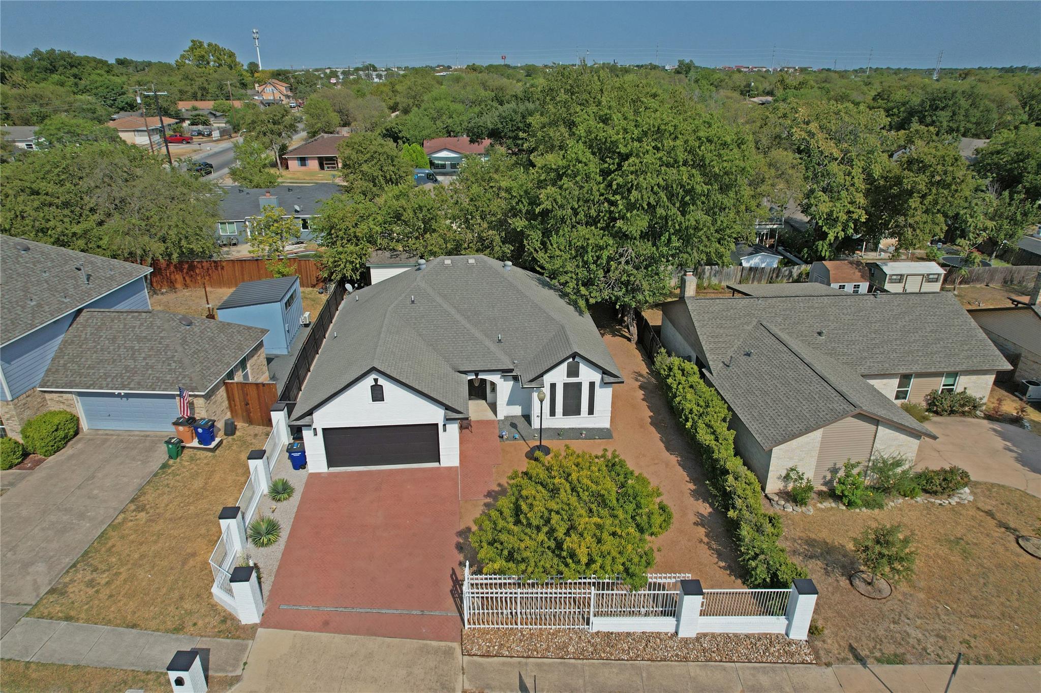 10901 Parkfield DR