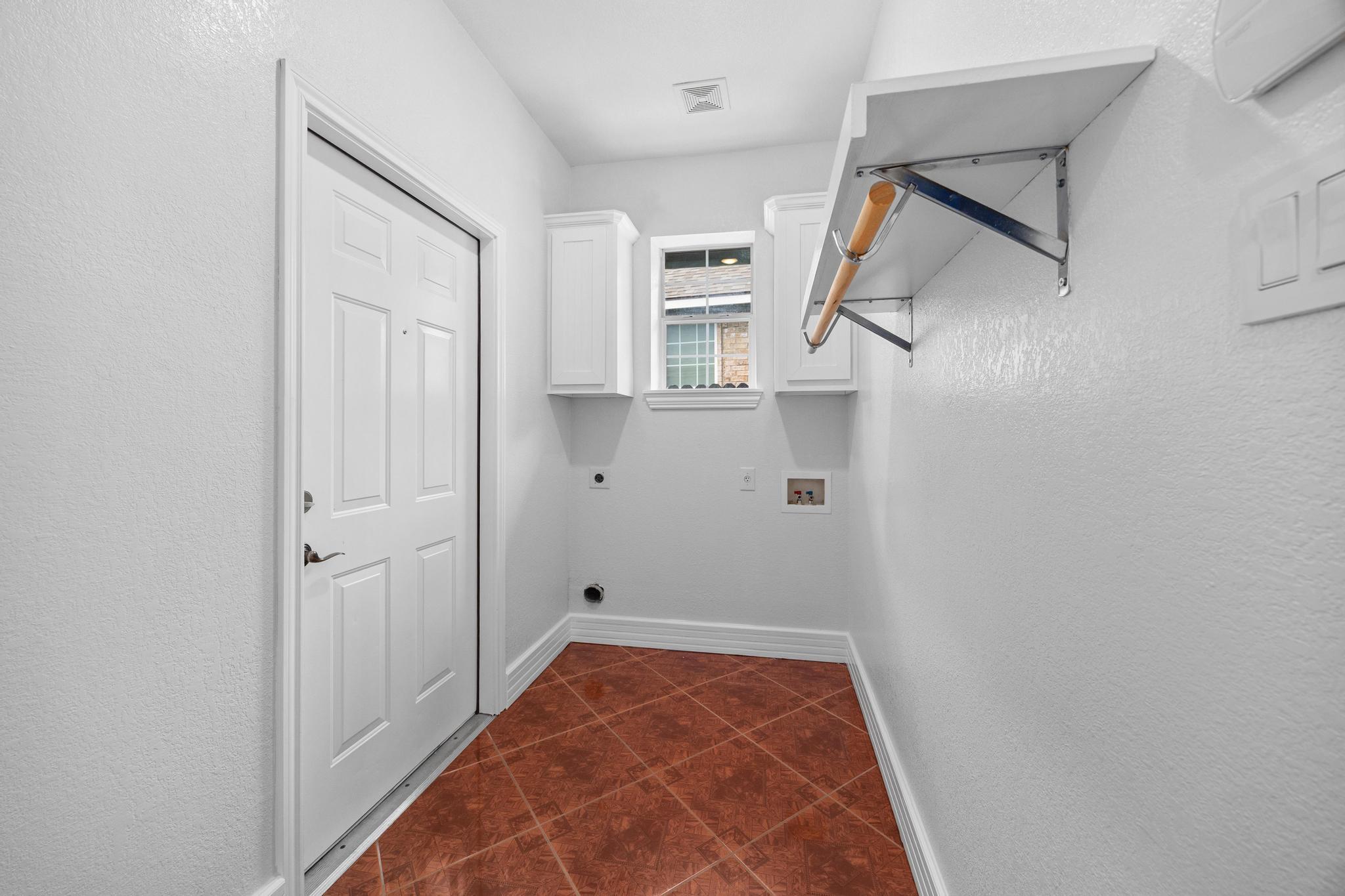 10901 Parkfield DR