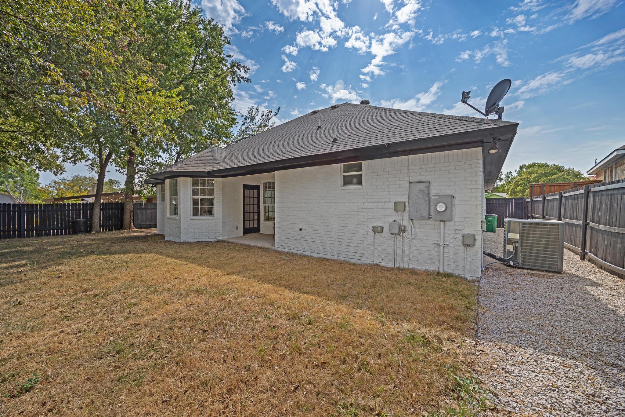 10901 Parkfield DR