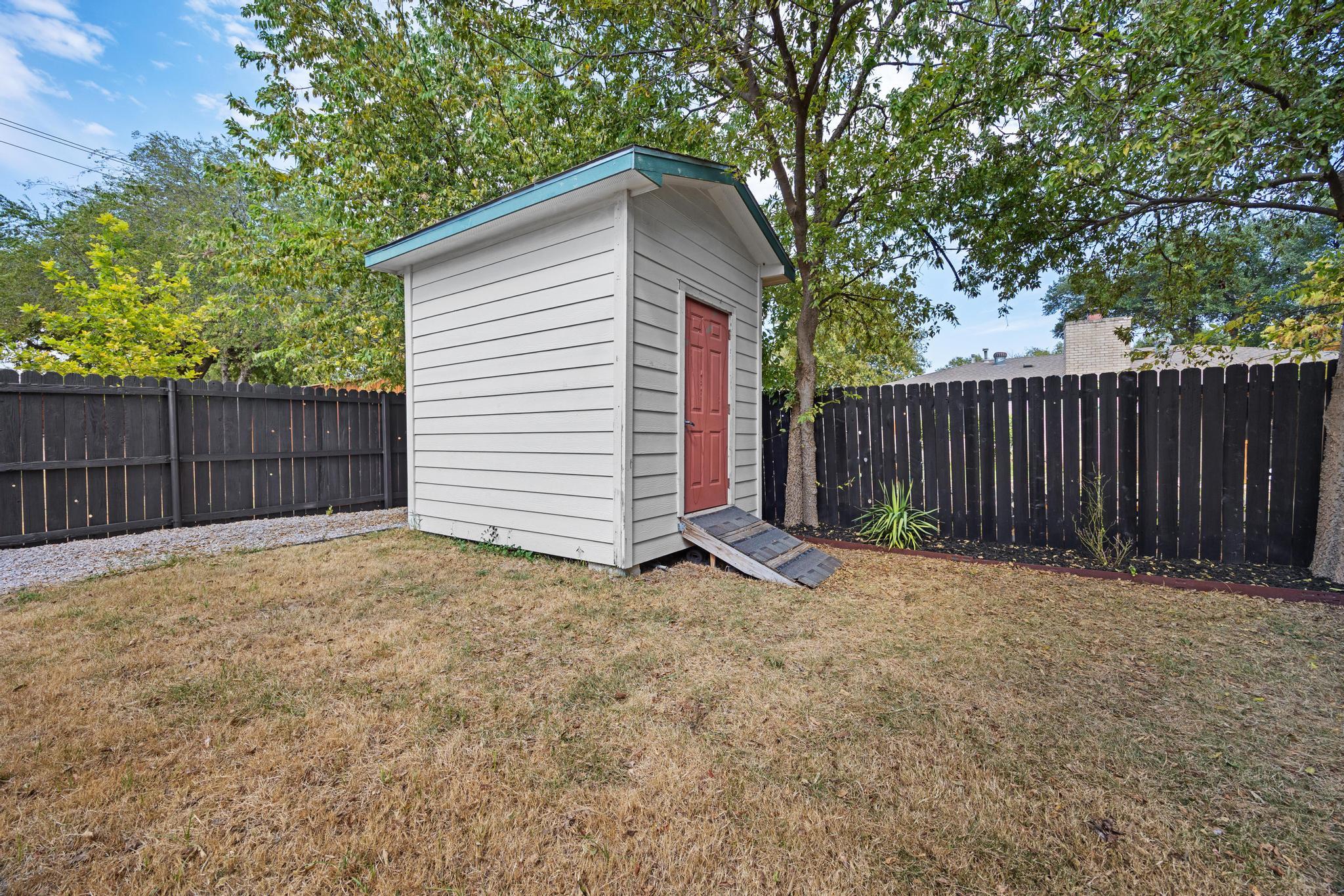 10901 Parkfield DR