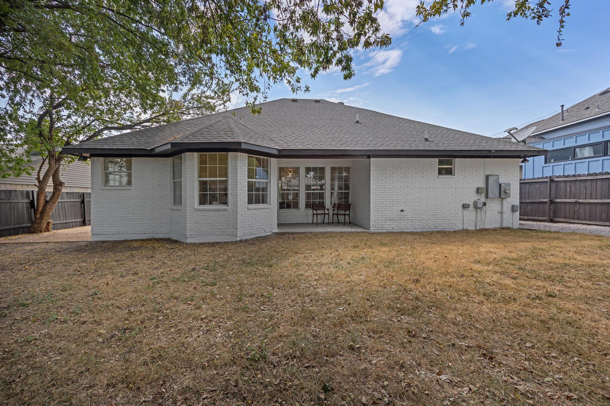 10901 Parkfield DR