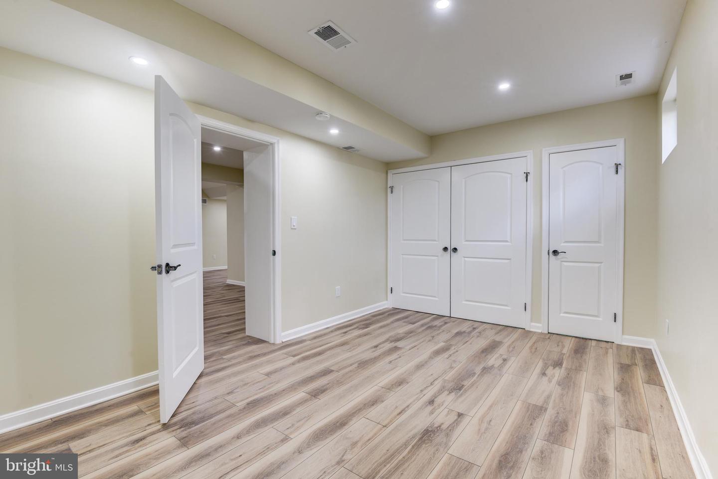 4124 Larson LANE