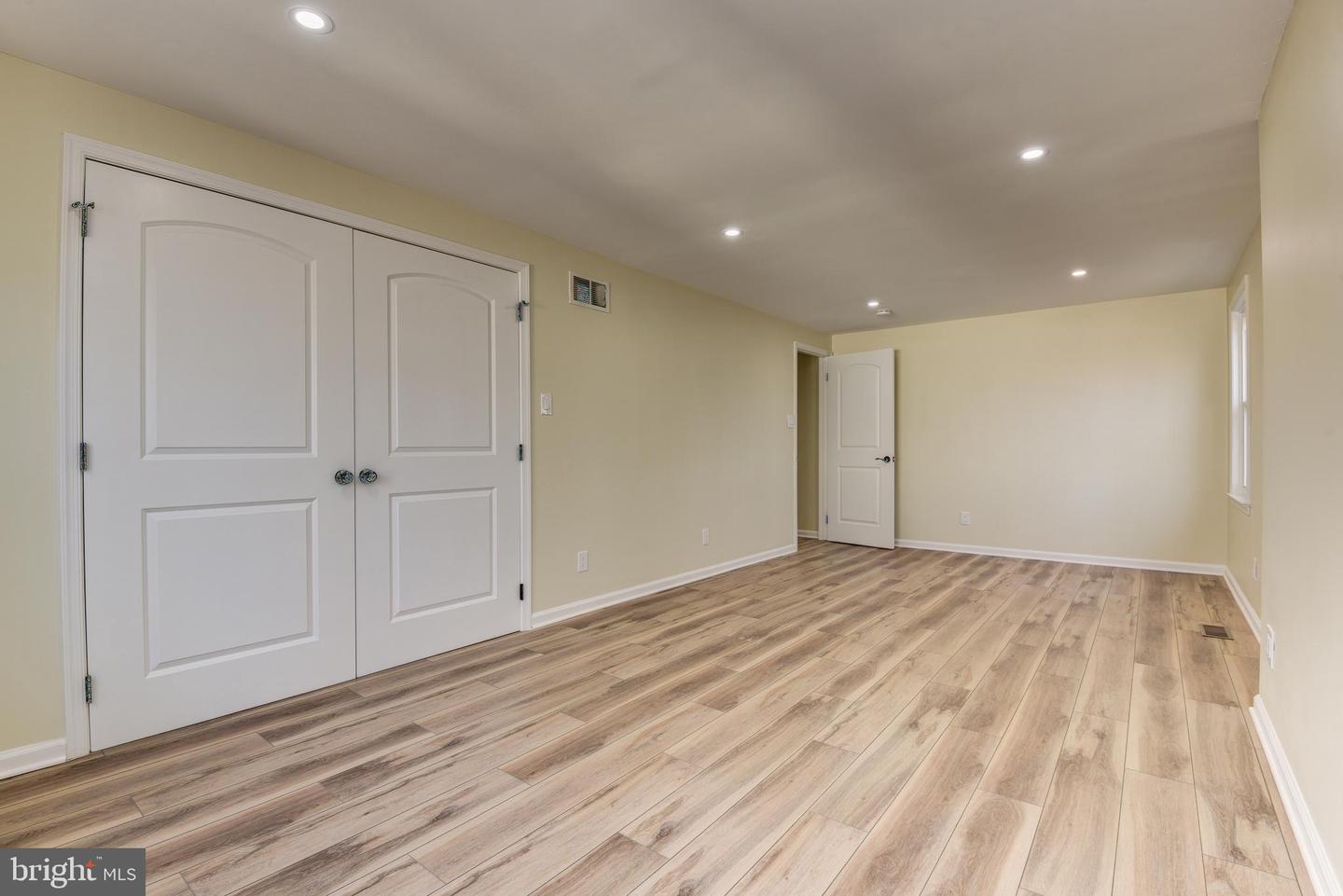 4124 Larson LANE