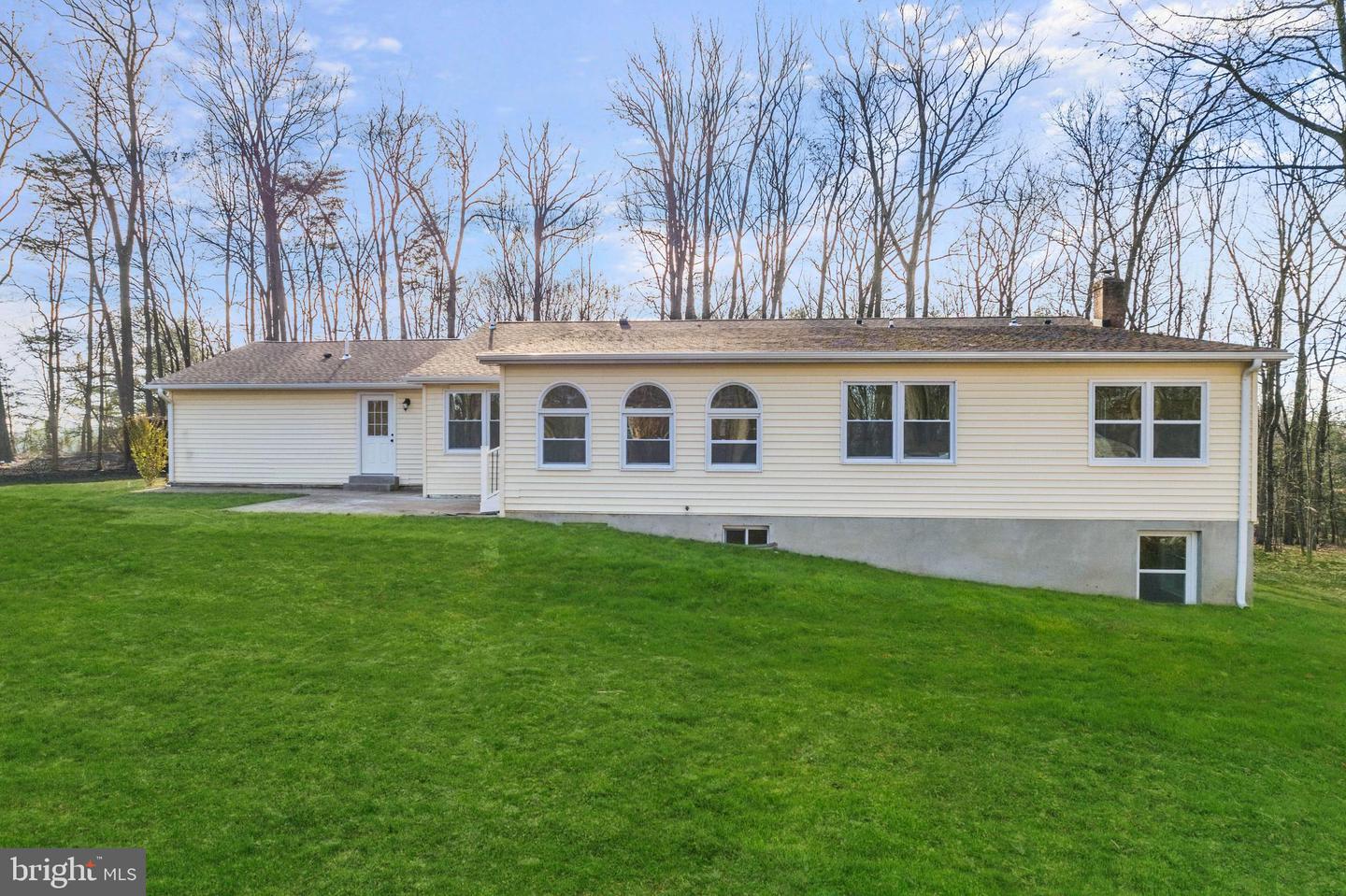 4124 Larson LANE