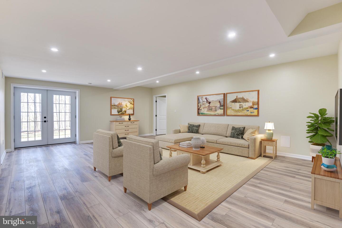 4124 Larson LANE