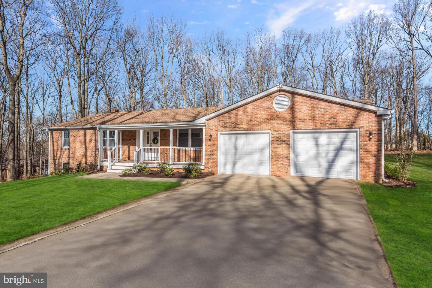 4124 Larson LANE