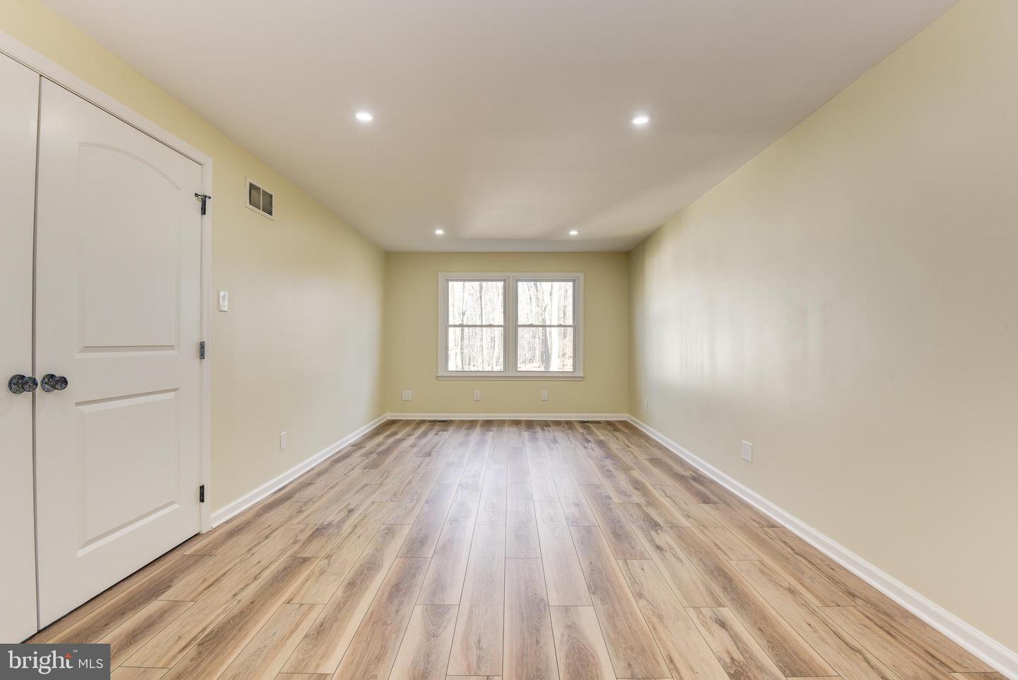 4124 Larson LANE